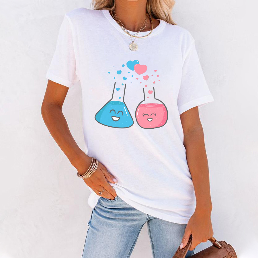 Cute Flasks In Love We've Got Chemistry Postcard T-shirt
