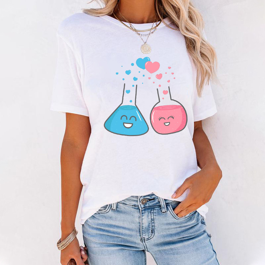 Cute Flasks In Love We've Got Chemistry Postcard T-shirt