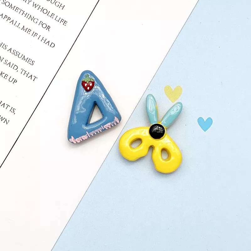 Pencil Triangle Pin Set