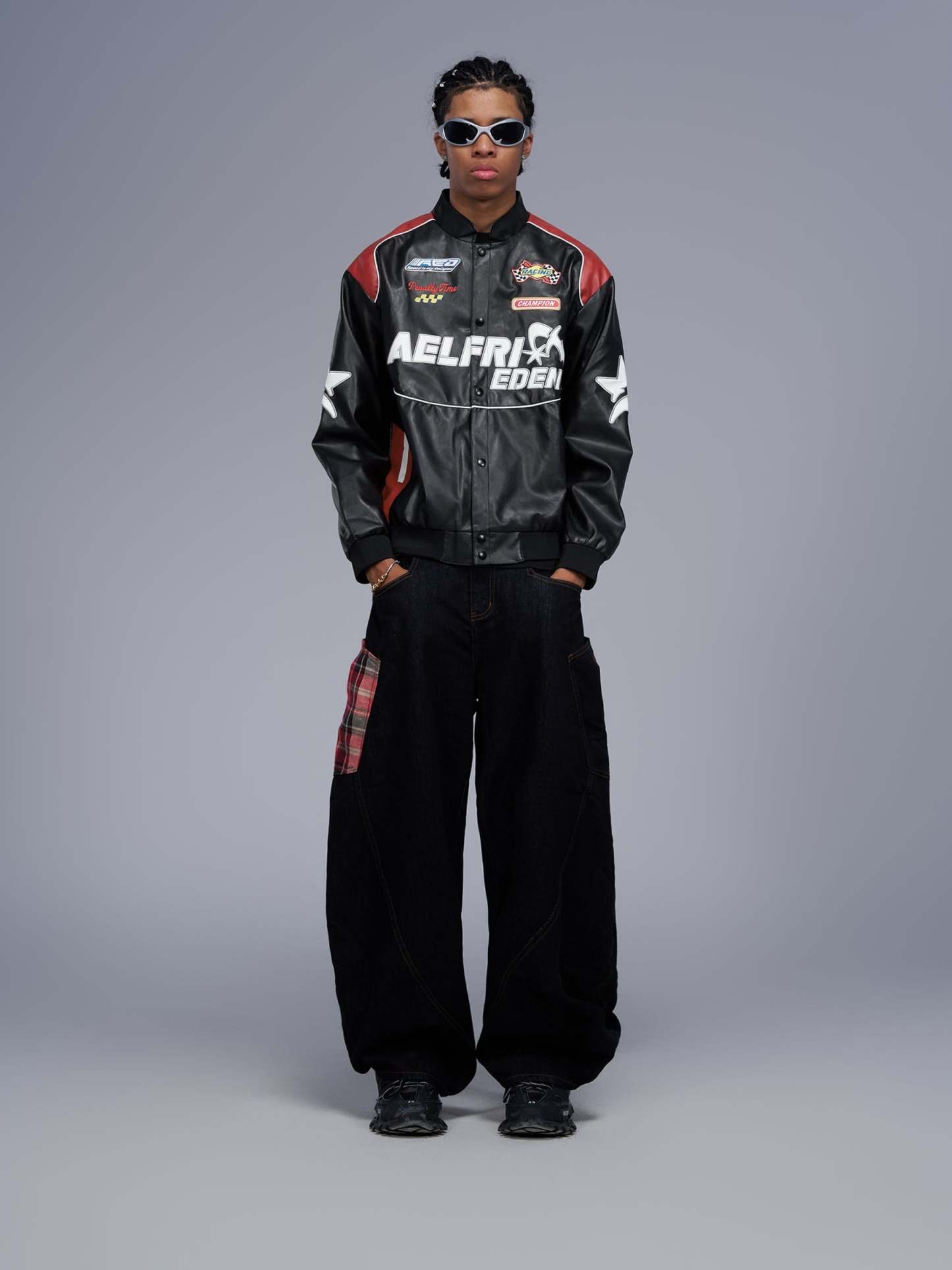 HEIGHT:6'5" WEIGHT:157LBS WEARING:XL