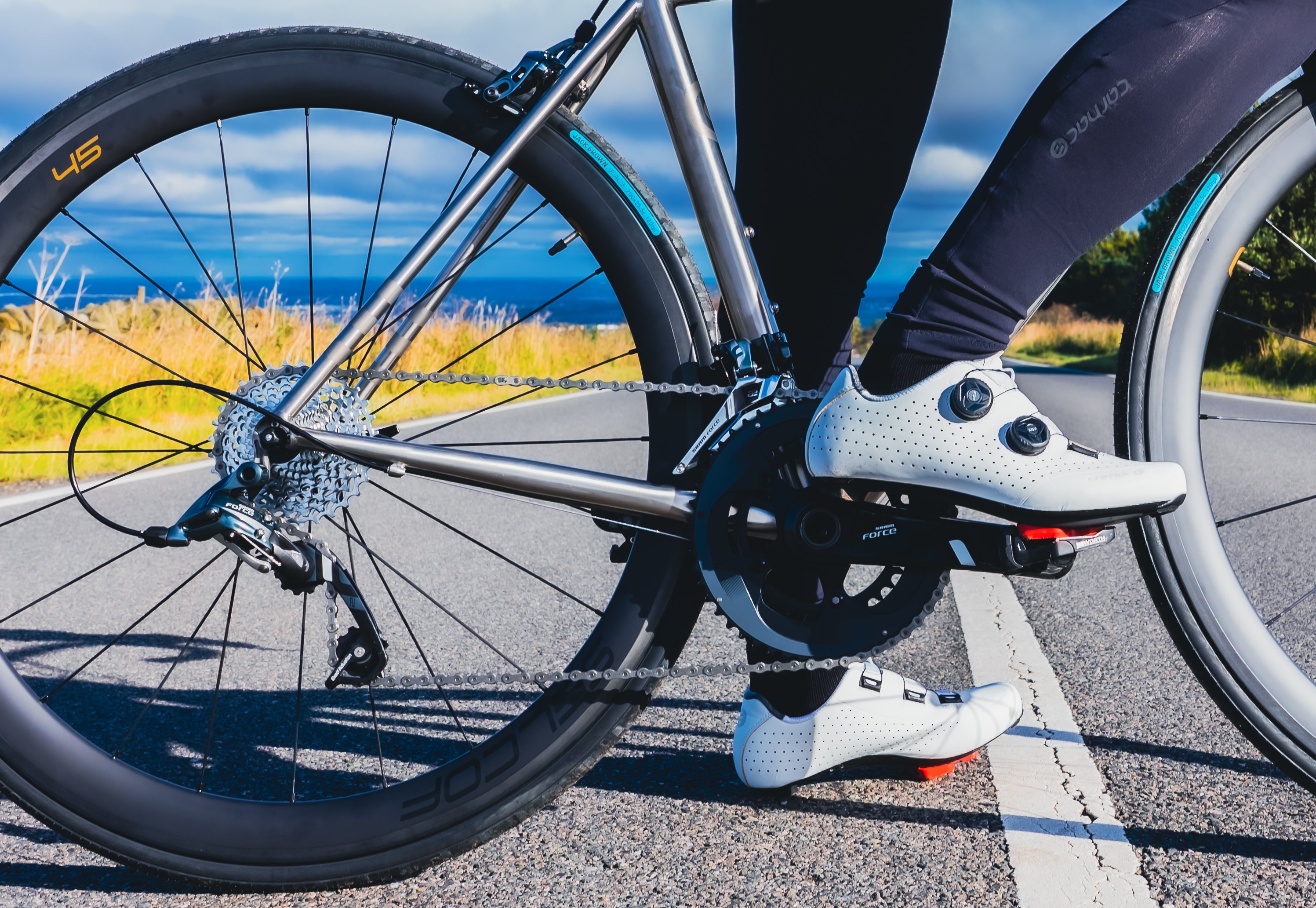 Road bike shoes with recessed cleats on sale