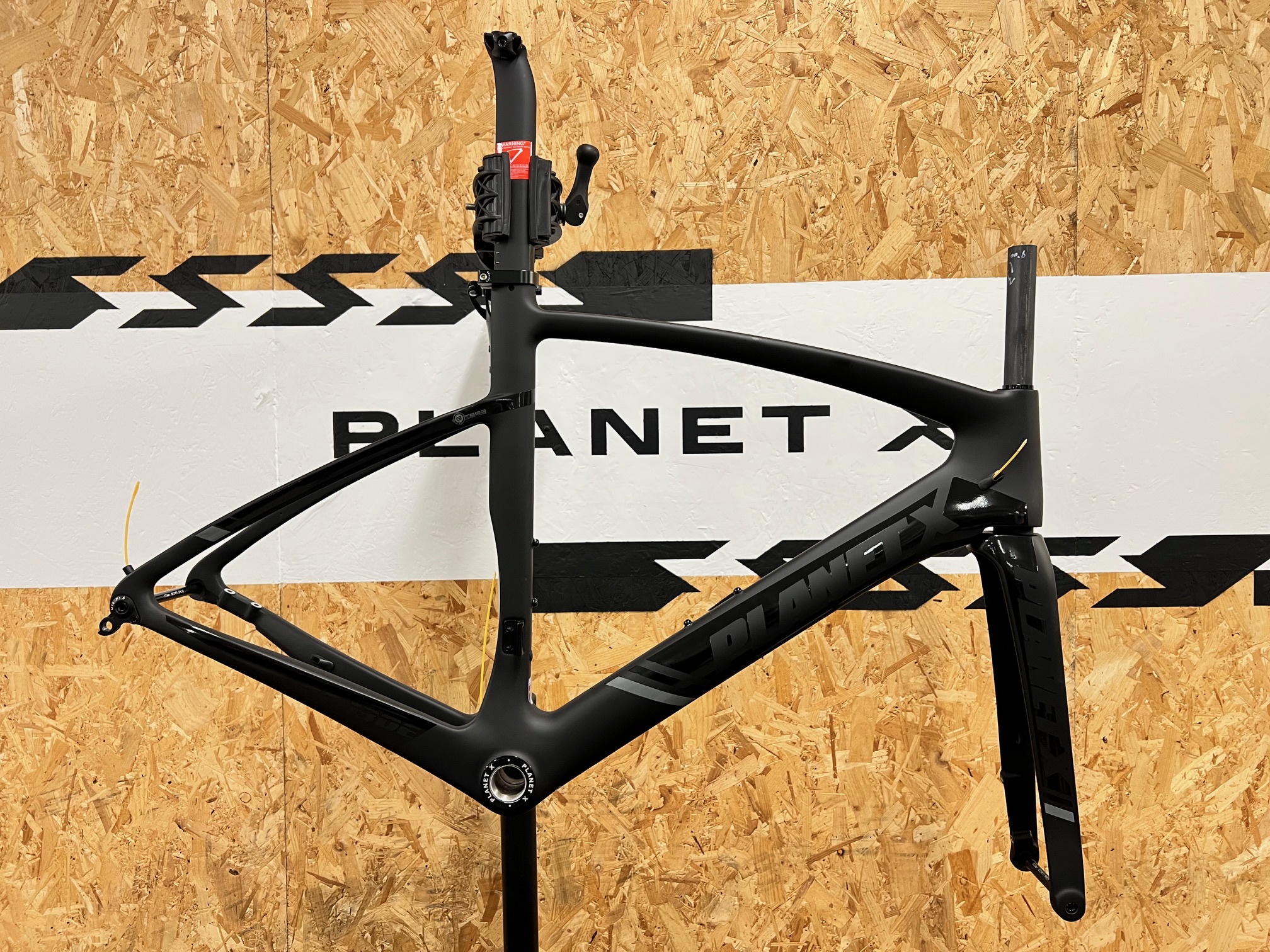 Planet X EC-130E Rivet Rider Disc Carbon Aero Road Frameset / Medium / Dark Knight