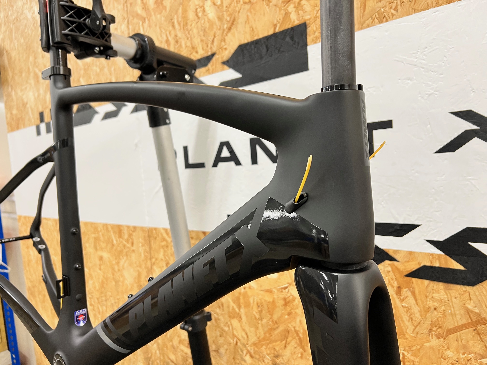 Planet X EC-130E Rivet Rider Disc Carbon Aero Road Frameset / Medium / Dark Knight