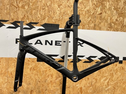 Planet X EC-130E Rivet Rider Disc Carbon Aero Road Frameset / Medium / Dark Knight