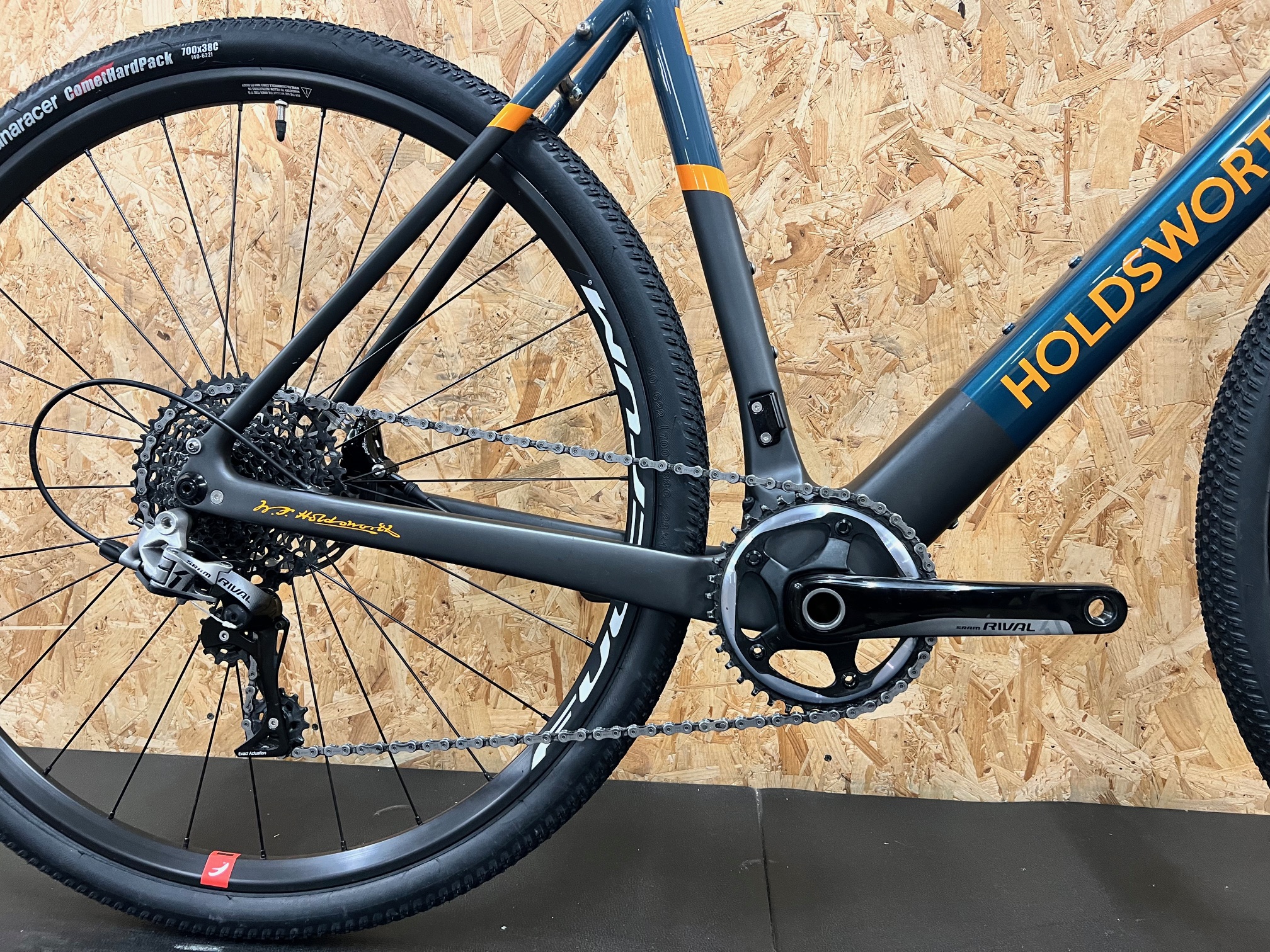 Holdsworth Mystique Rival 1 Gravel Bike / Large / Burning Charcoal / Used