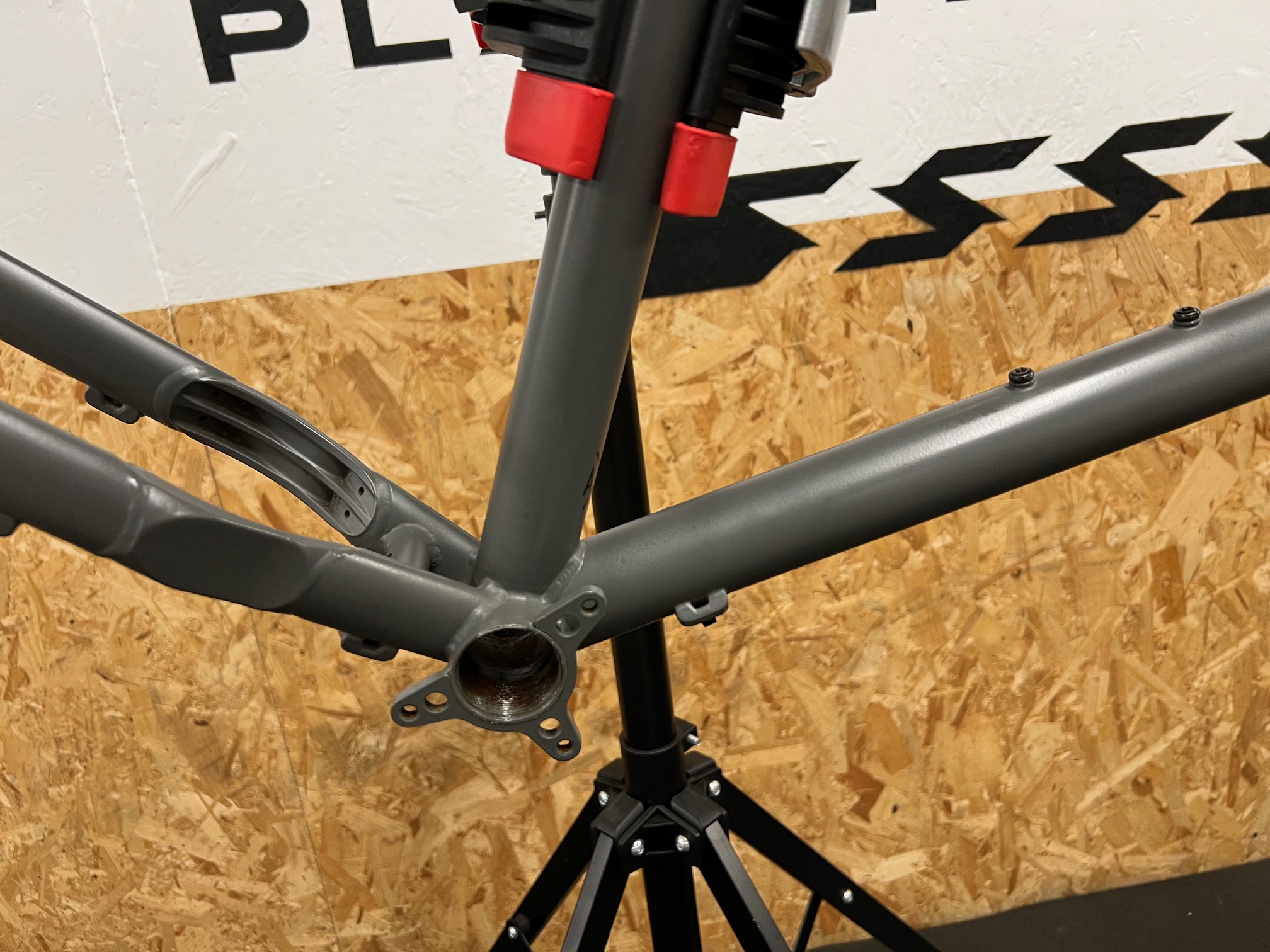 On-One Hello Dave Frame / Shale Grey / X Large / Used