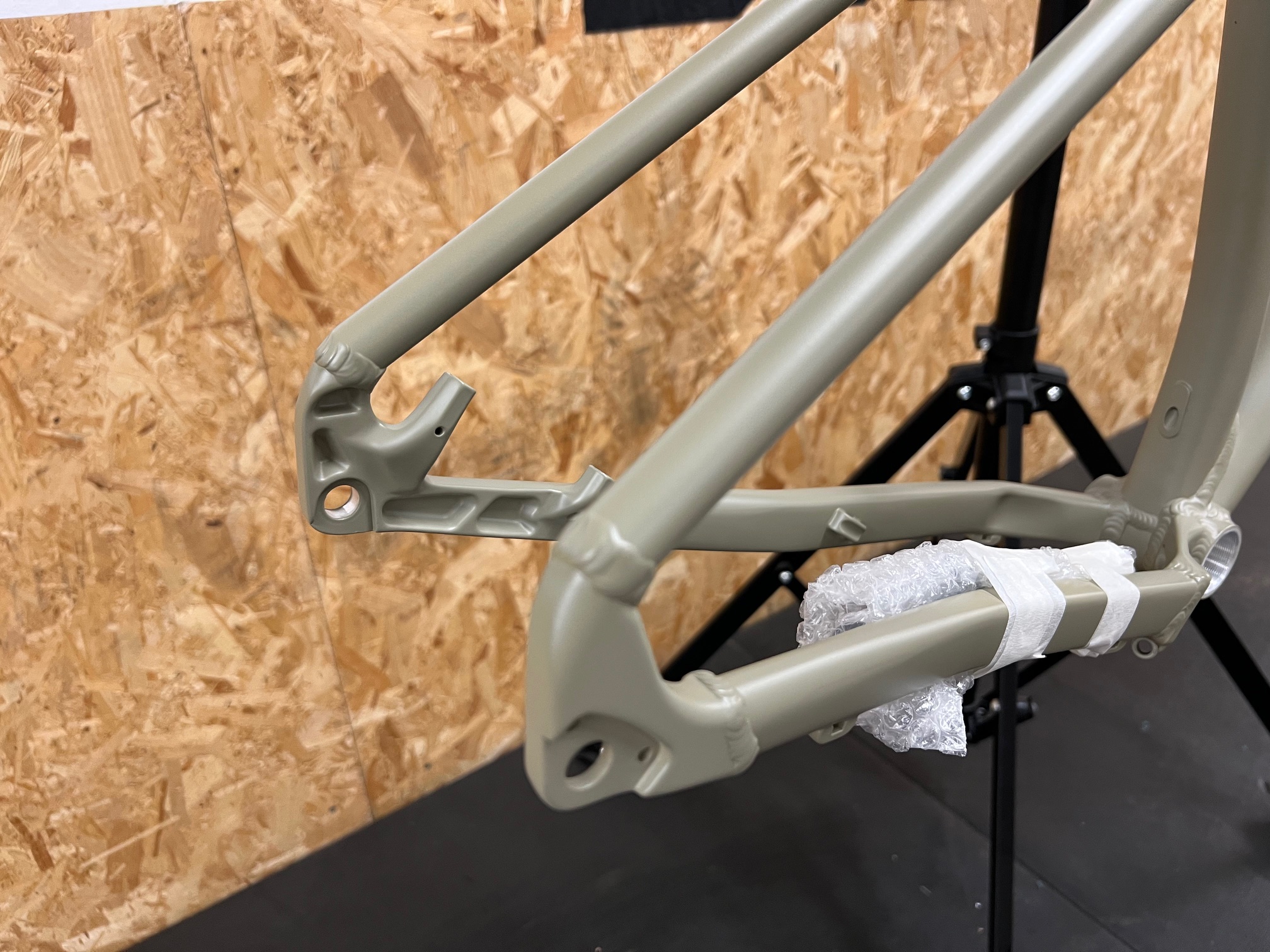 On-One Scandal 29er MTB Frame And Rockshox Judy 130 Fork / Medium / Foreshore Sand / Seconds