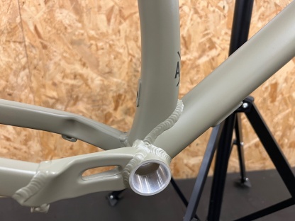 On-One Scandal 29er MTB Frame And Rockshox 35 Gold RL Fork / X Large 50cm / Foreshore Sand / Seconds