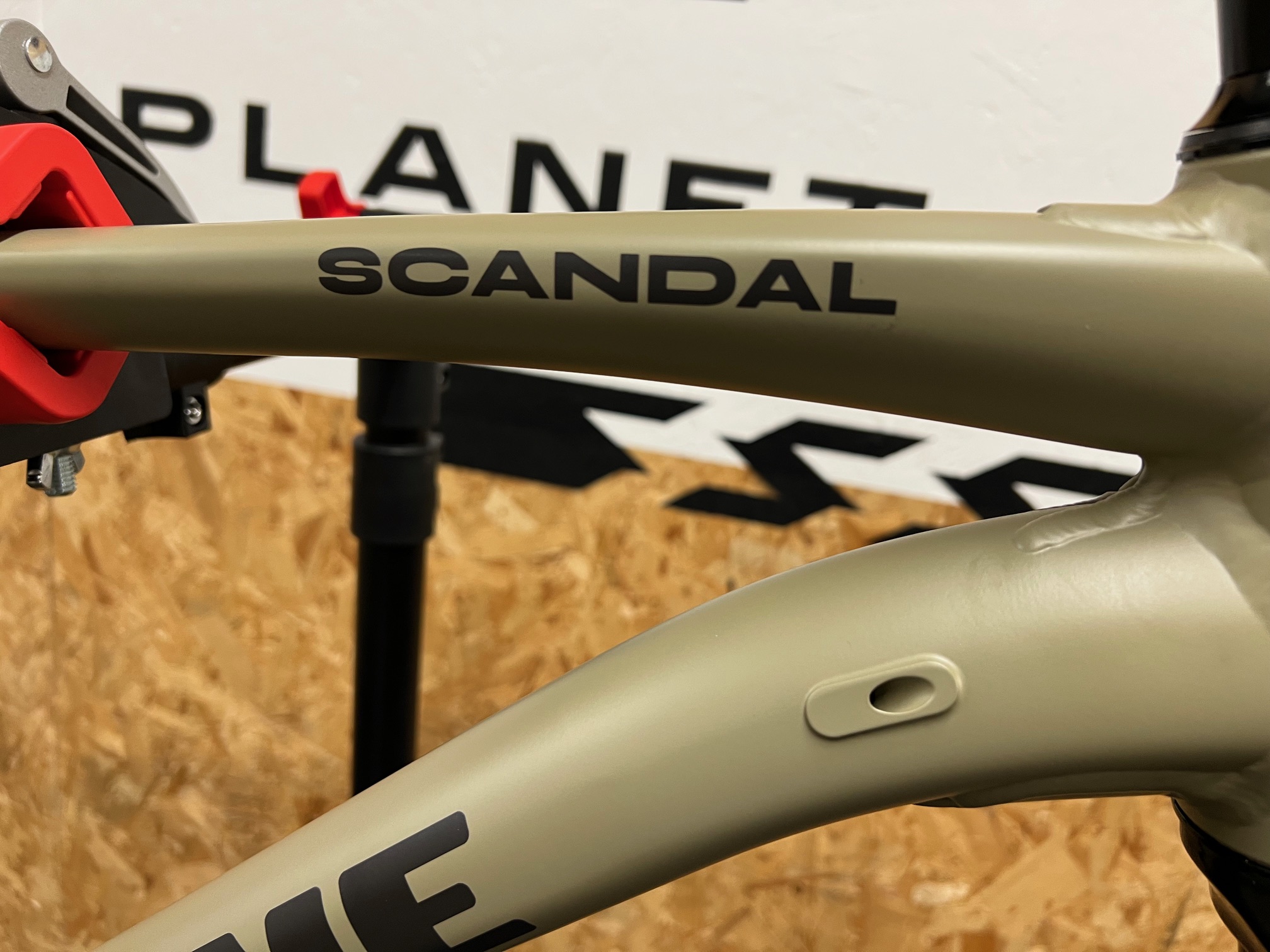 On-One Scandal 29er MTB Frame And Rockshox 35 Gold RL Fork / X Large 50cm / Foreshore Sand / Seconds