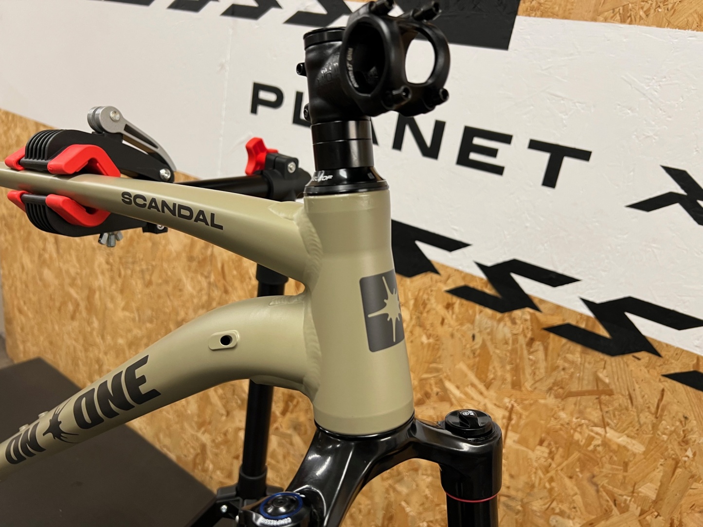 On-One Scandal 29er MTB Frame And Rockshox 35 Gold RL Fork / X Large 50cm / Foreshore Sand / Seconds