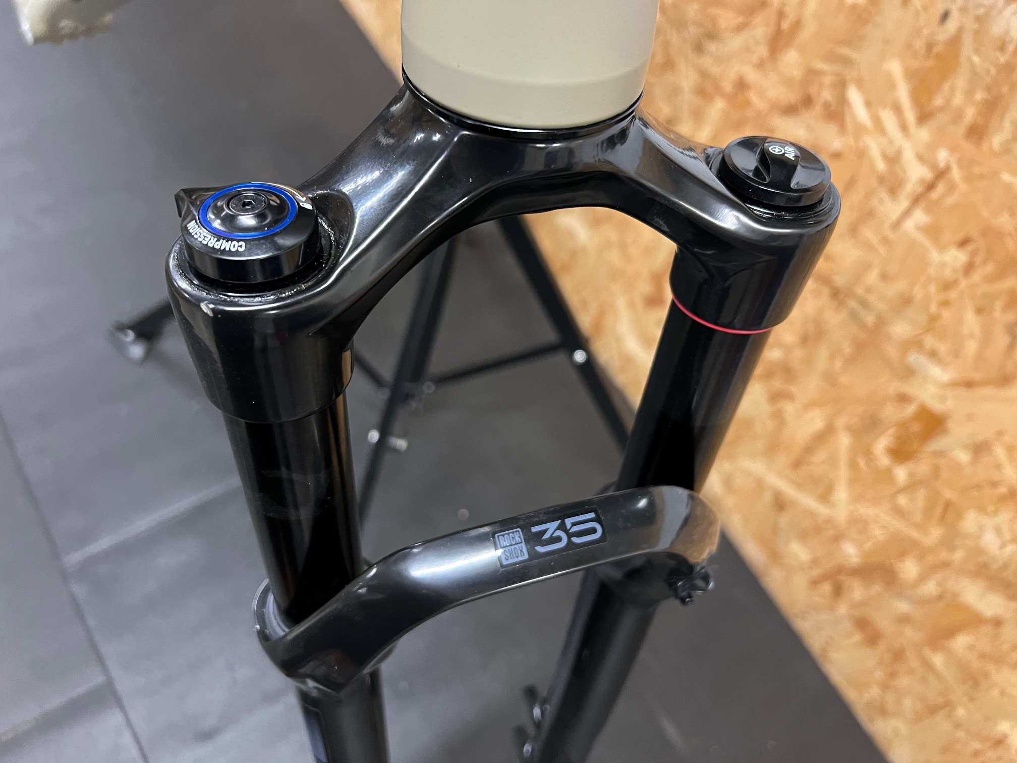 On-One Scandal 29er MTB Frame And Rockshox 35 Gold RL Fork / X Large 50cm / Foreshore Sand / Seconds