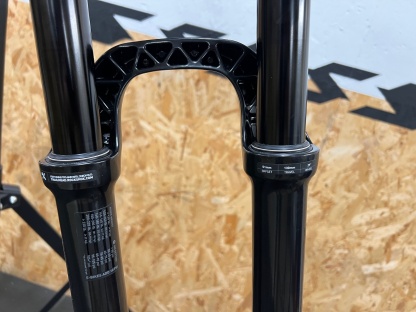 On-One Scandal 29er MTB Frame And Rockshox 35 Gold RL Fork / X Large 50cm / Foreshore Sand / Seconds