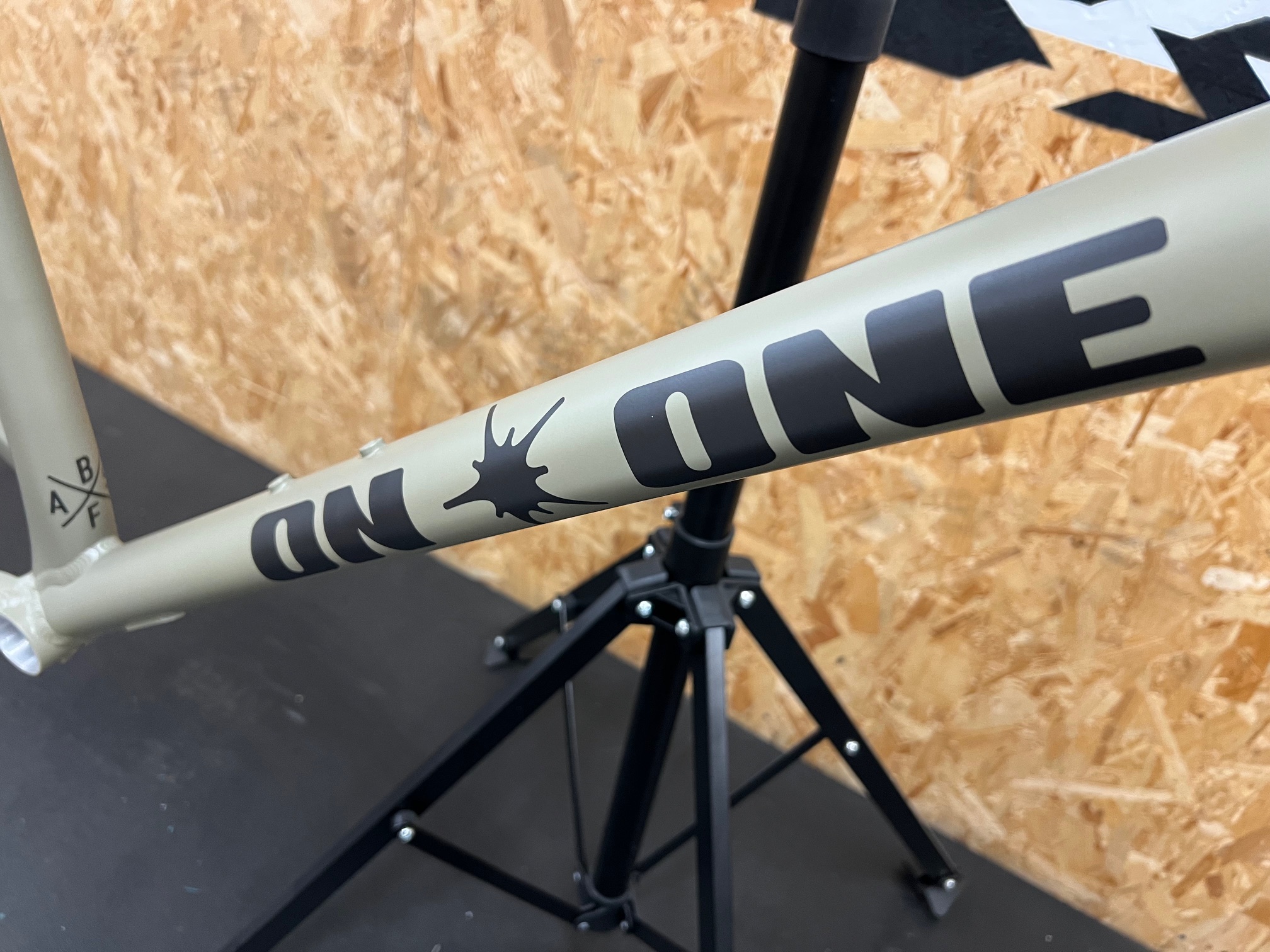 On-One Scandal 29er MTB Frame And Rockshox 35 Gold RL Fork / X Large 50cm / Foreshore Sand / Seconds
