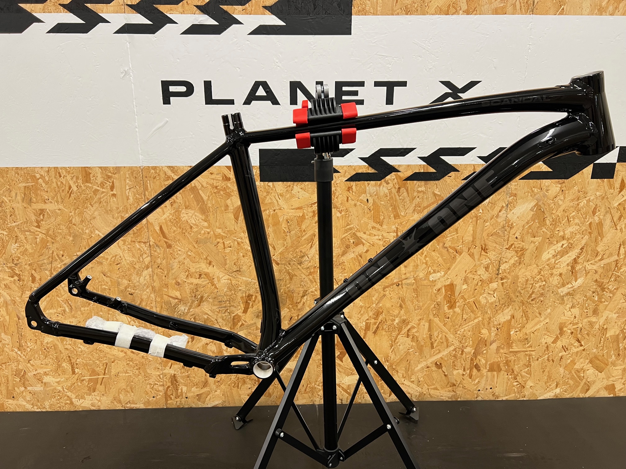 On-One Scandal 29er MTB Frame  / Extra Large / Gloss Black / Seconds
