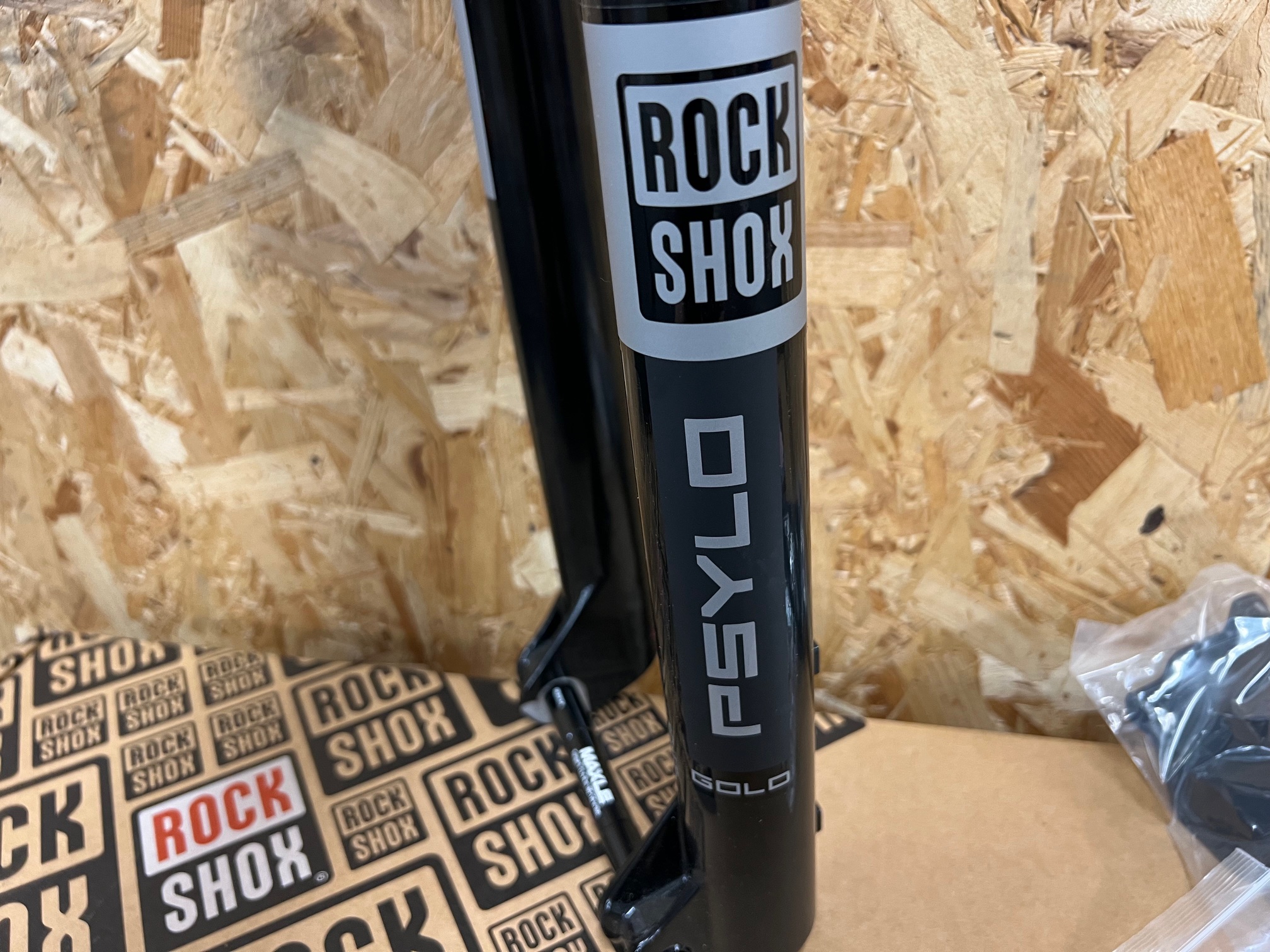 Rockshox Psylo Gold 29" Boost Fork / 130mm / 15x110mm / Gloss Black / Isolator RC 
