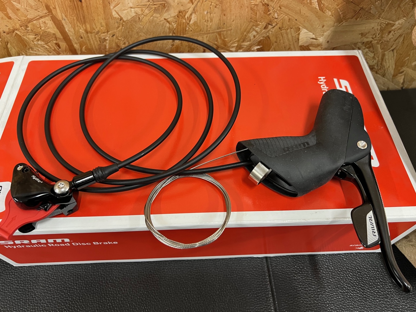 SRAM Rival Hydraulic Brake Lever & Shifter With Flat Mount Calliper/ 11 Speed Right / Rear Brake / Flat Mount