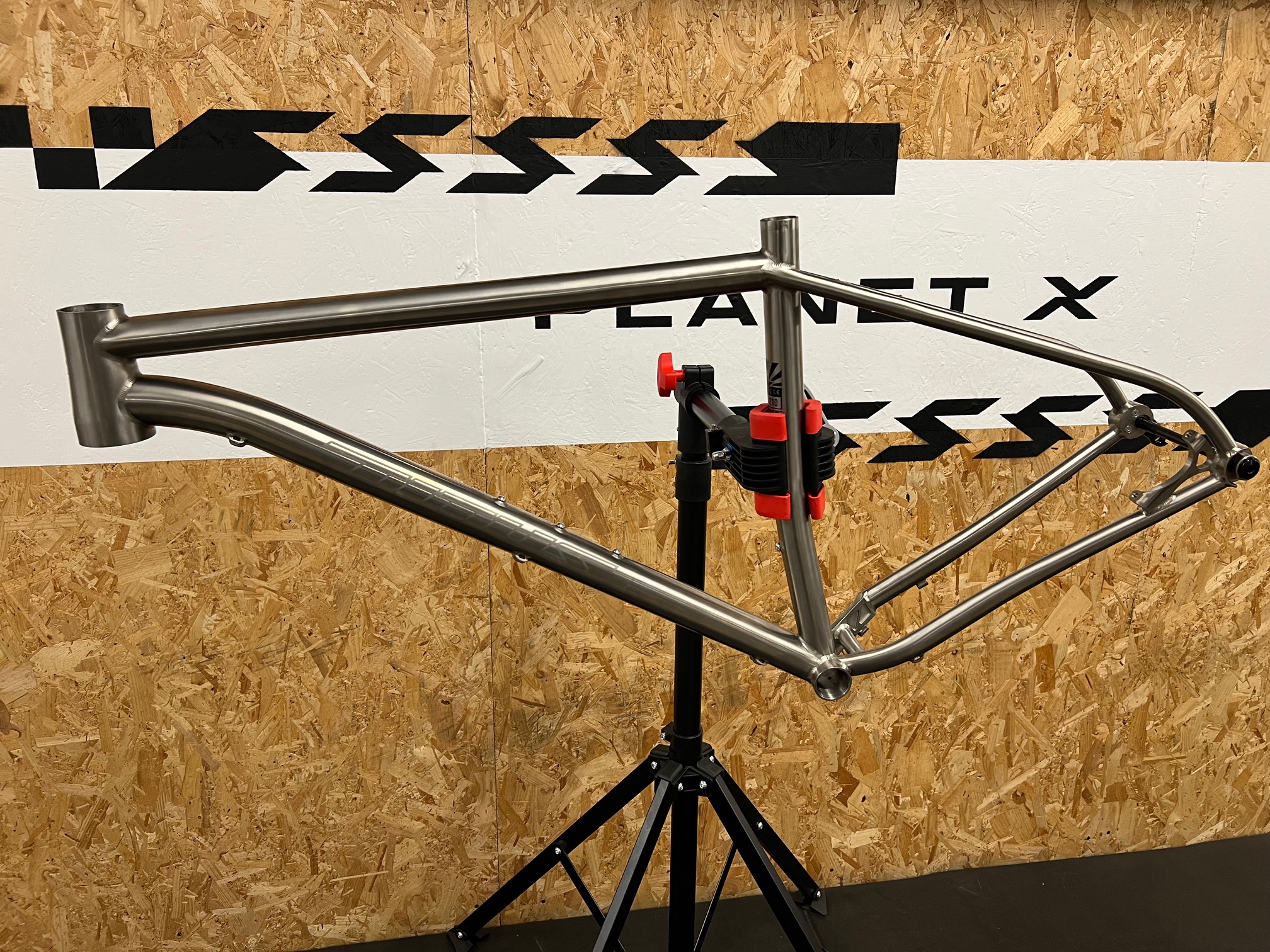 Titus El Viajero Titanium MTB Frame / Large / Ex Display