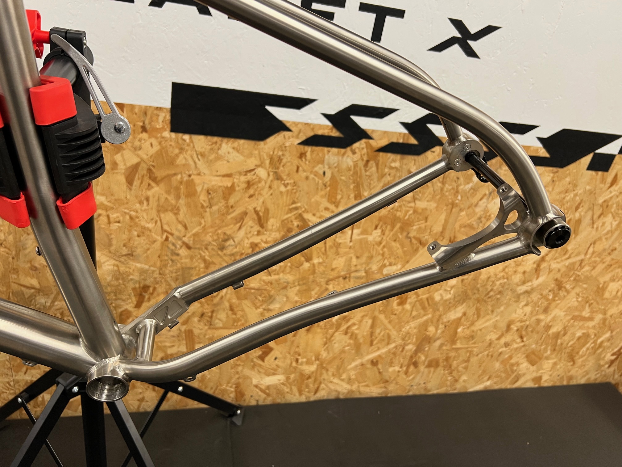 Titus El Viajero Titanium MTB Frame / Large / Ex Display