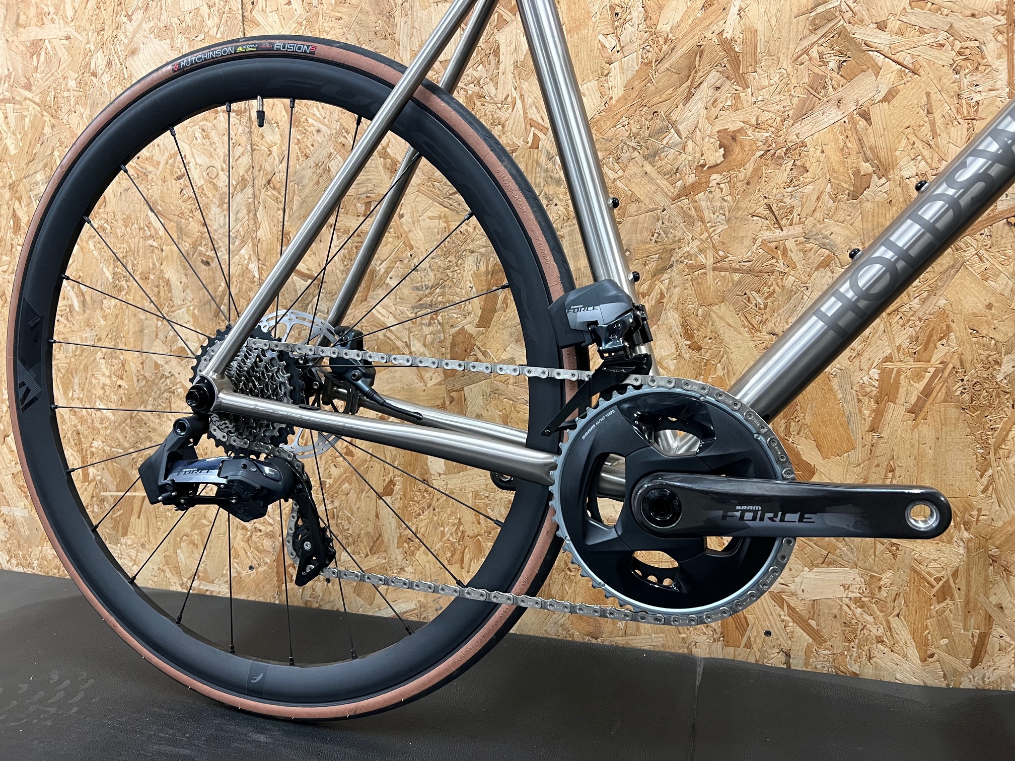 Holdsworth Helm SRAM Force AXS Titanium Road Bike - Medium