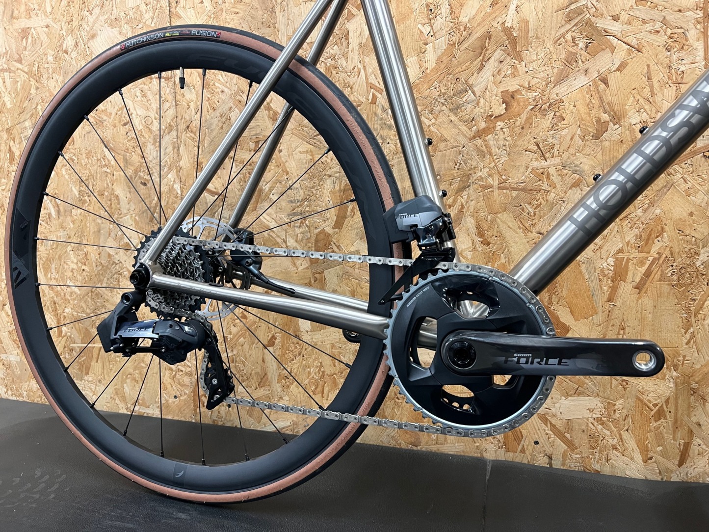 Holdsworth Helm SRAM Force AXS Titanium Road Bike - Medium