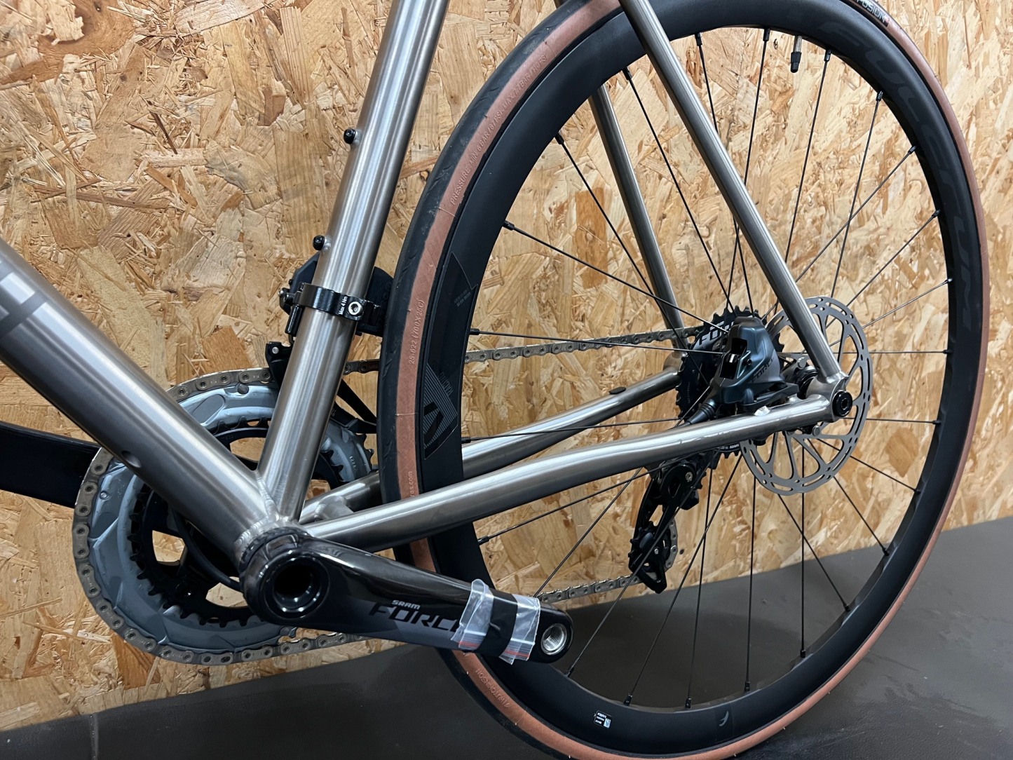 Holdsworth Helm SRAM Force AXS Titanium Road Bike - Medium