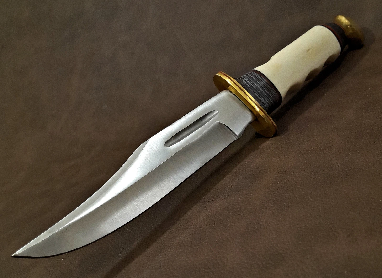 11,25" nôž Bowie Hunter s pevnou čepeľou z pravej kosti