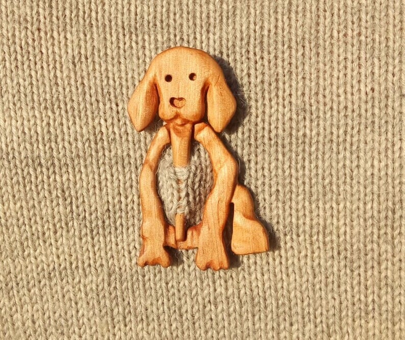 🔥LAST DAY 70% OFF🔥BROOCH PIN WITH WOODEN ANIMAL PATTERN (SWEATER CLIP)