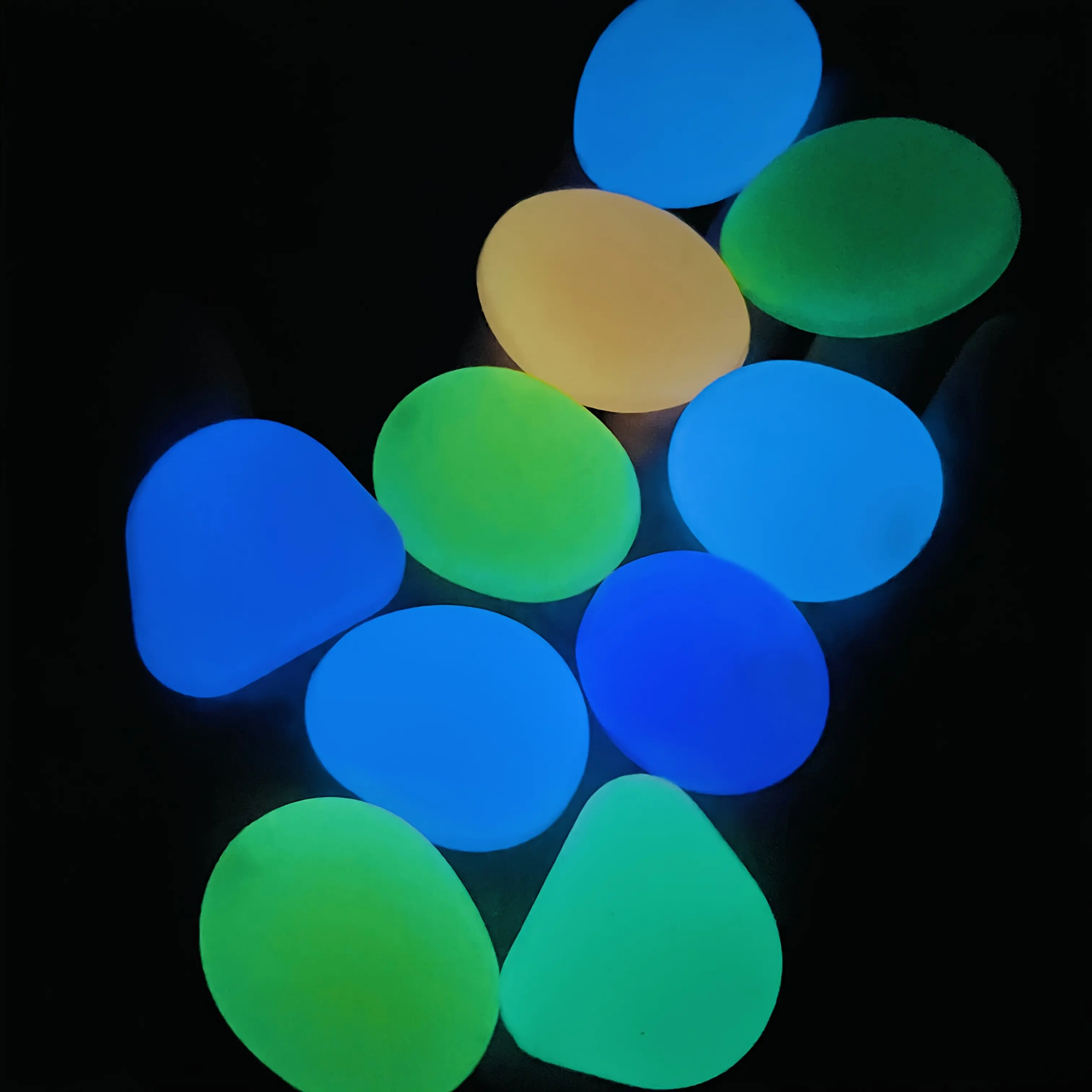 Set of 32 Extra-Large, Dreamy, Glowing Pebbles for Garden Paths, Aquariums, and Starry Night Lighting&mdash;Perfect for Home and Outdoor Decor