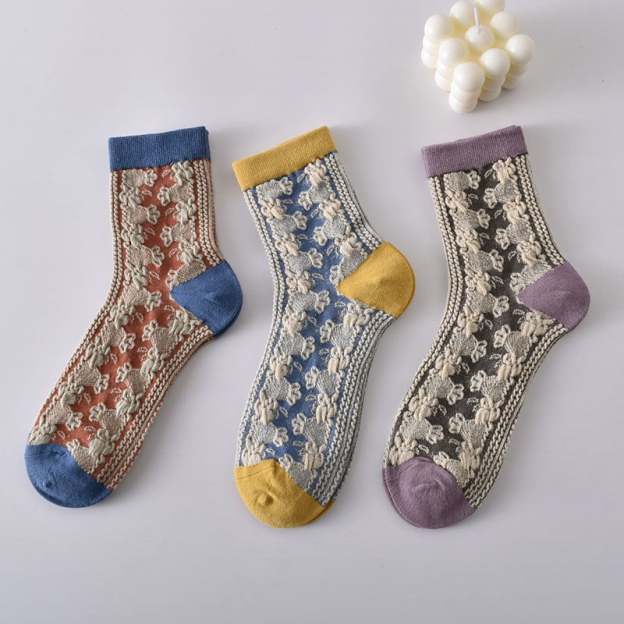 5 Pairs Women's Vintage Embossed Cotton Socks