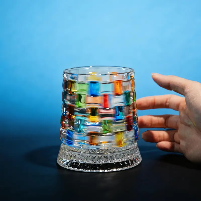 🔥 Luxury 360° Spinning Hand-Painted Crystal Whiskey Tumbler – Embossed Rotating Glass