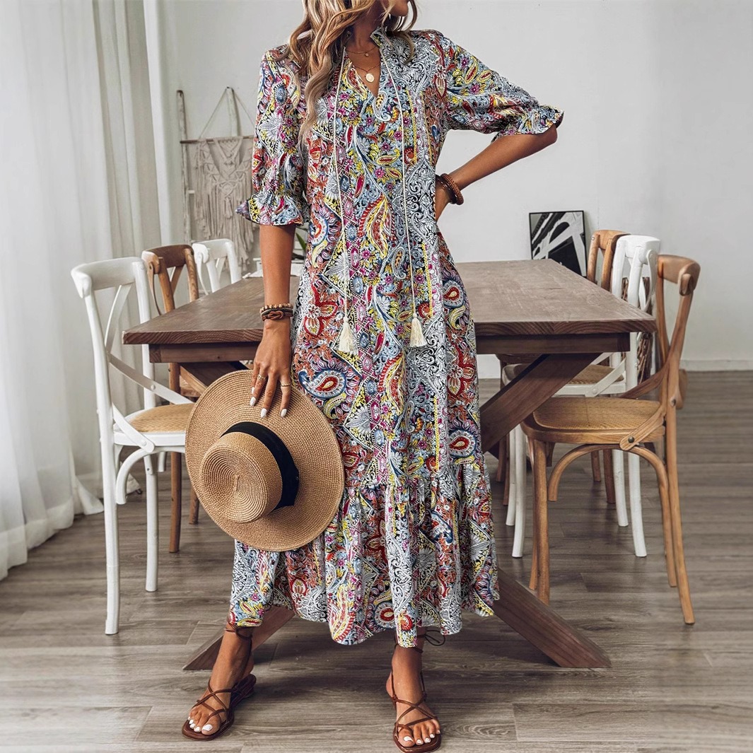 Comfortable and casual printed V-neck ruffle dress for women