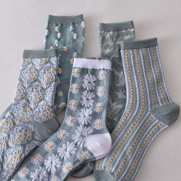 49%OFF-5 Pairs Women's Blue Elegant Embossed Floral Cotton Socks