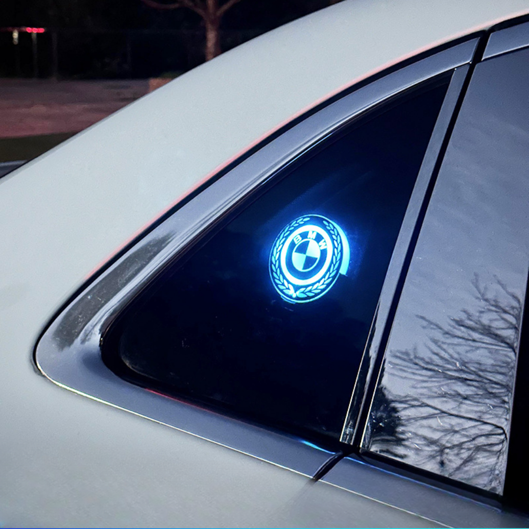 GlowMark™ - LED-es autós logóvilágítás