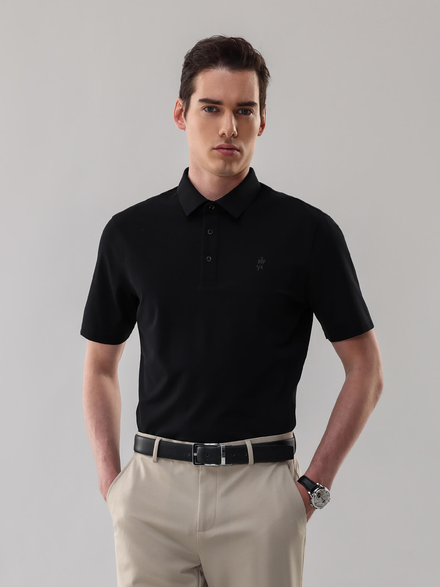 Meteorite Black High-Stretch Gold-Trimmed Collar ‌Polo