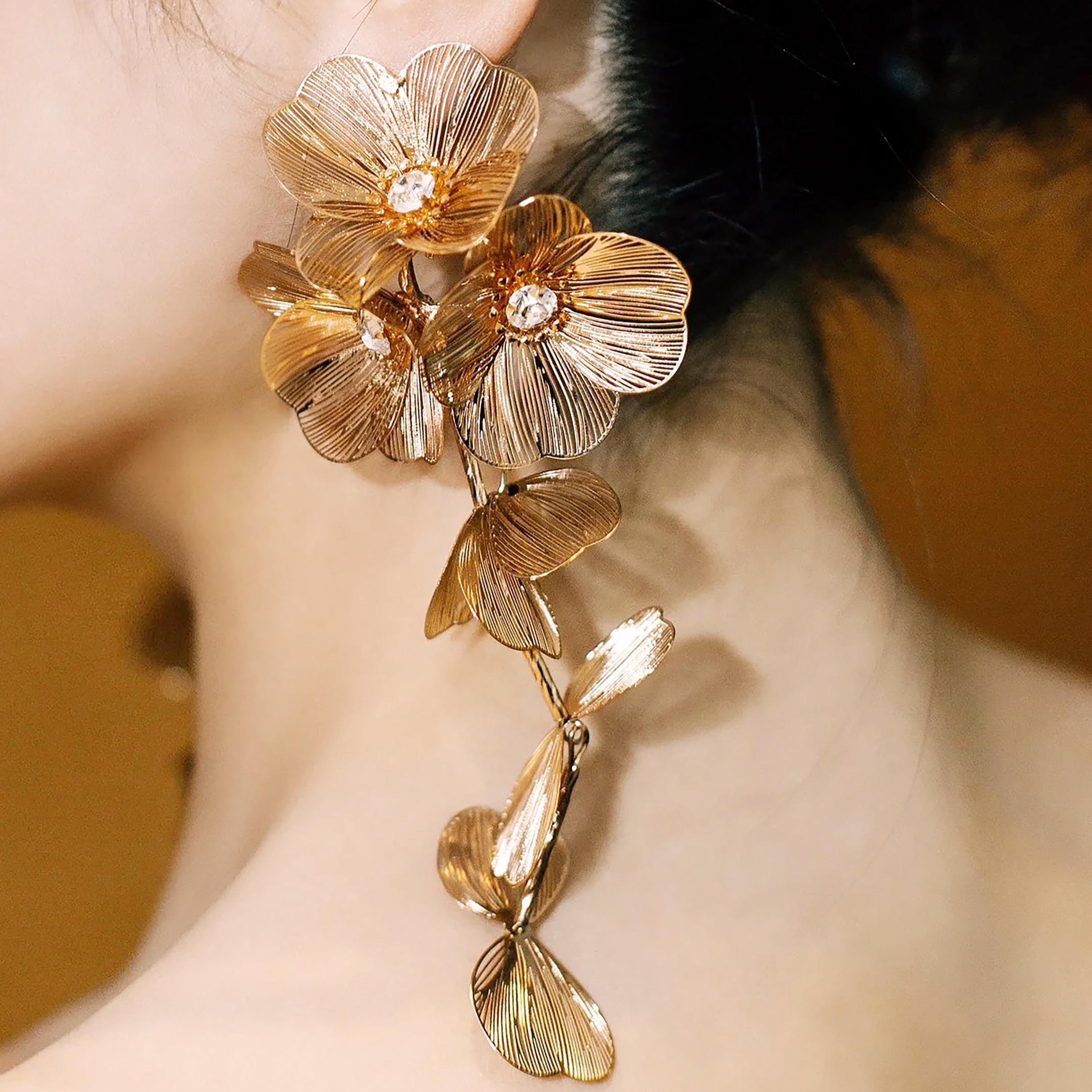 Gold Cascading Floral Earrings – Royal-Inspired Bloom Statement for Weddings & Elegant Occasions