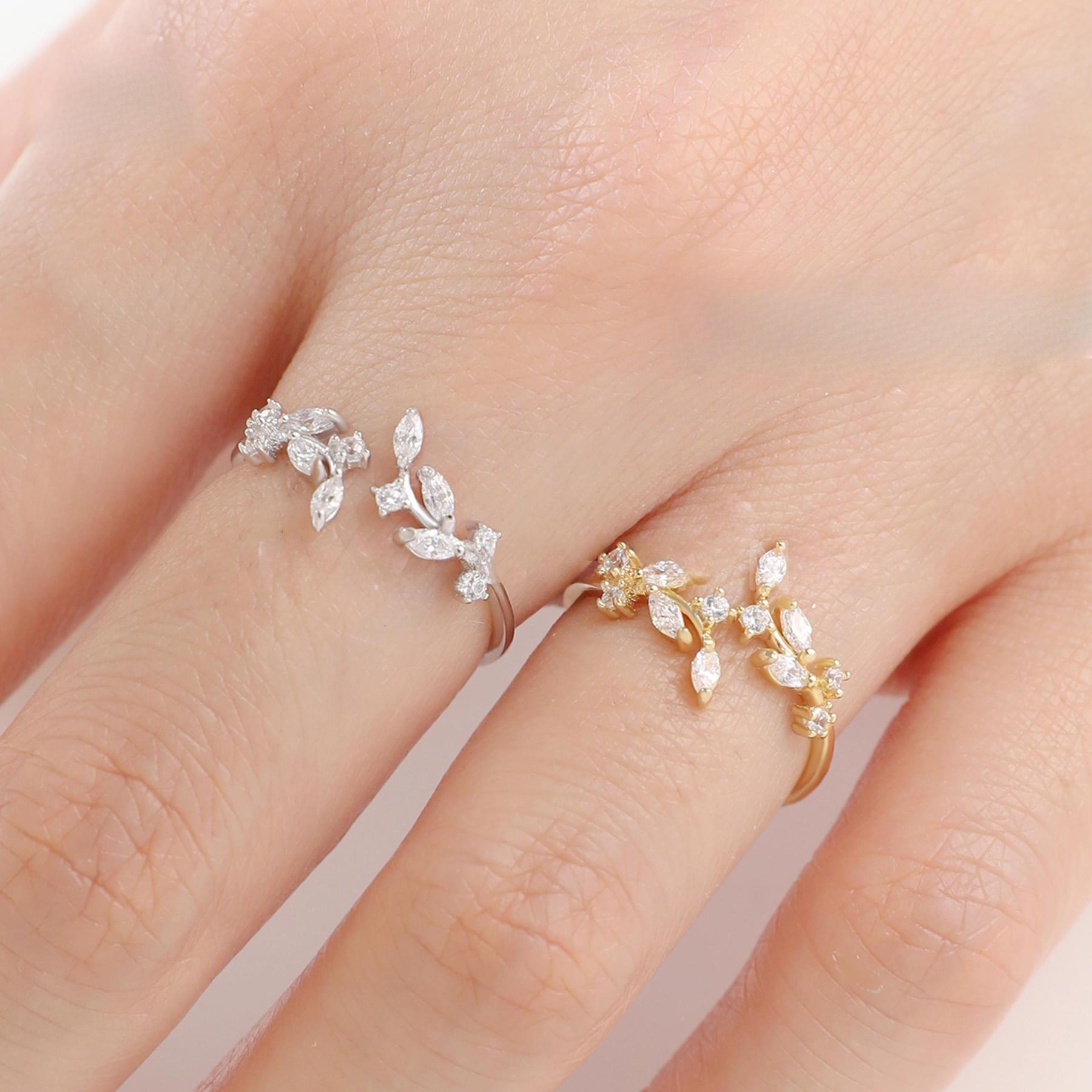 Adjustable Leaf Ring – Minimalist, Dainty & Elegant Stackable Ring for Her