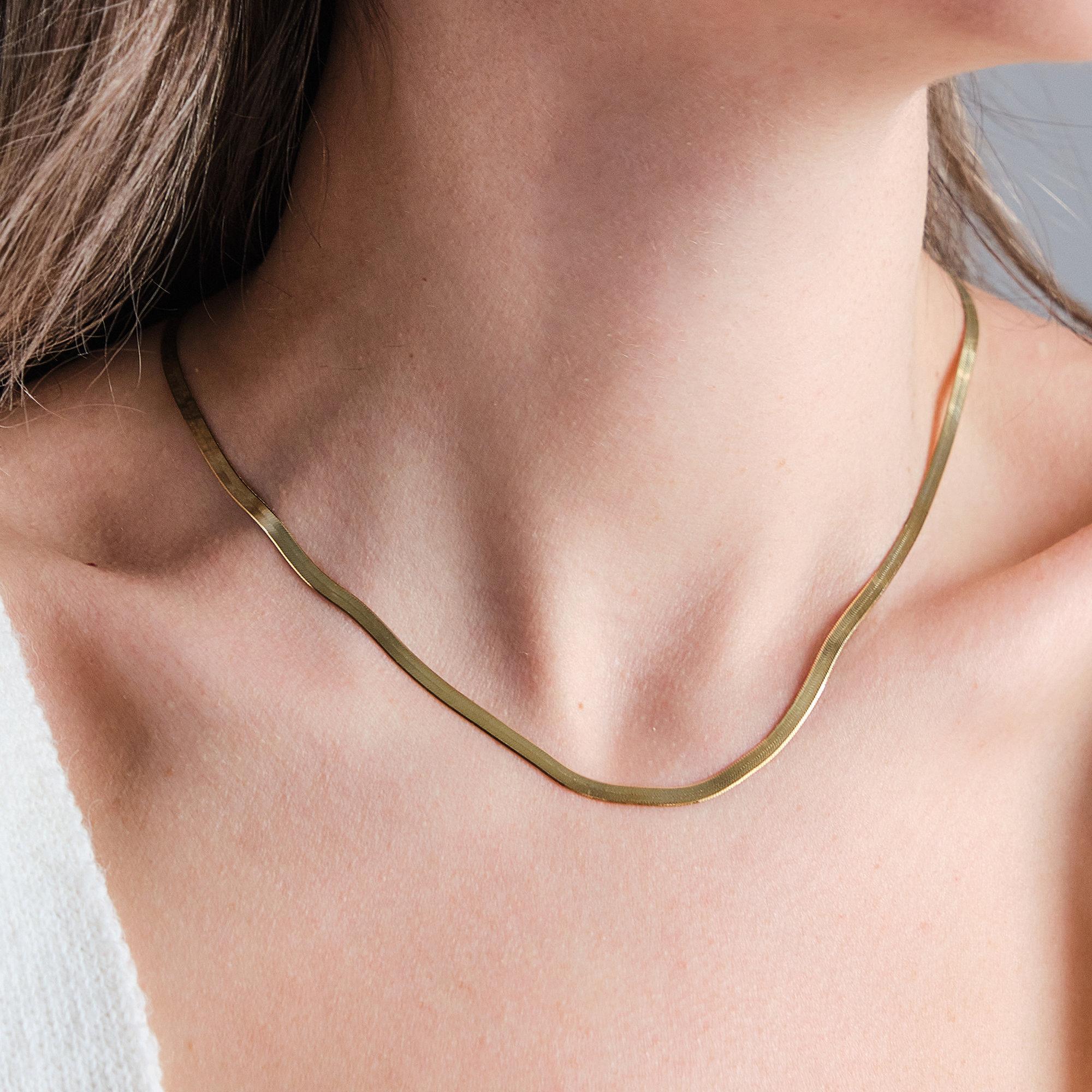 SIYAMI Herringbone Chain Necklace