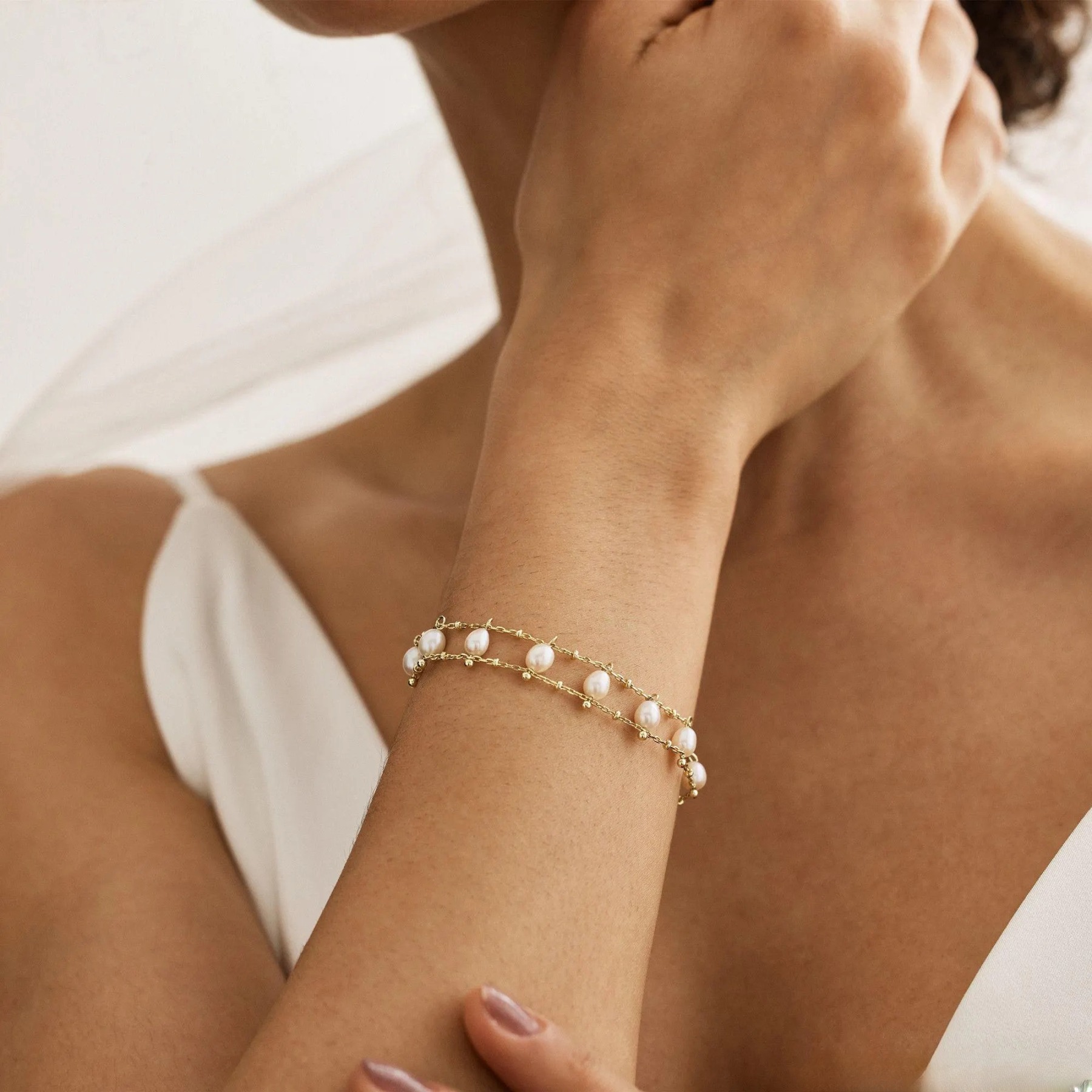 ​​MINIMALIST FRESHWATER PEARL BRACELET – HYPOALLERGENIC BRIDAL & EVERYDAY ELEGANCE​