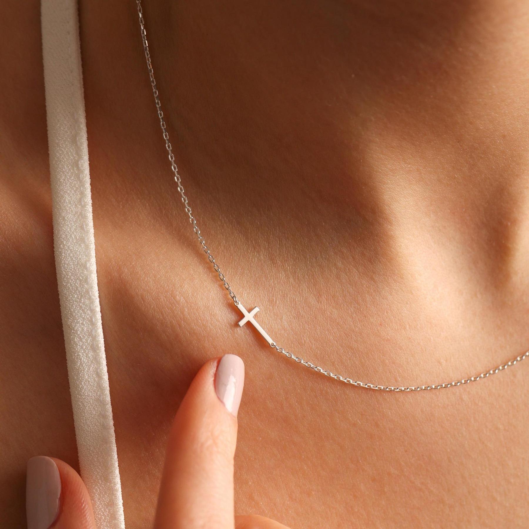 SIYAMI Sideways Cross Necklace