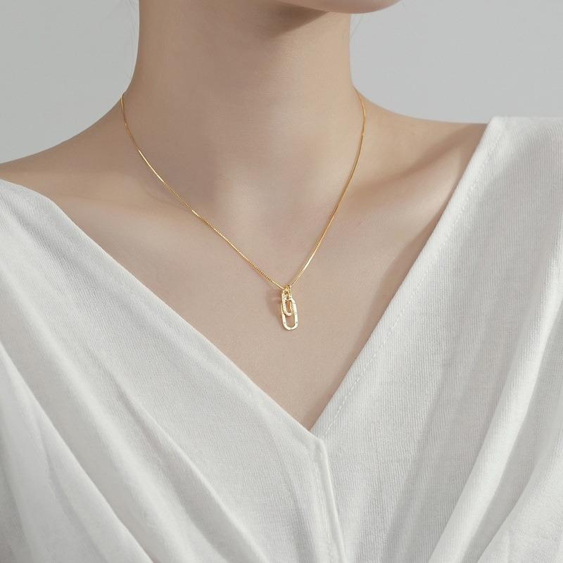 "Forever Linked" Interlocking Necklace - A Gift for Your Unbiological Daughter