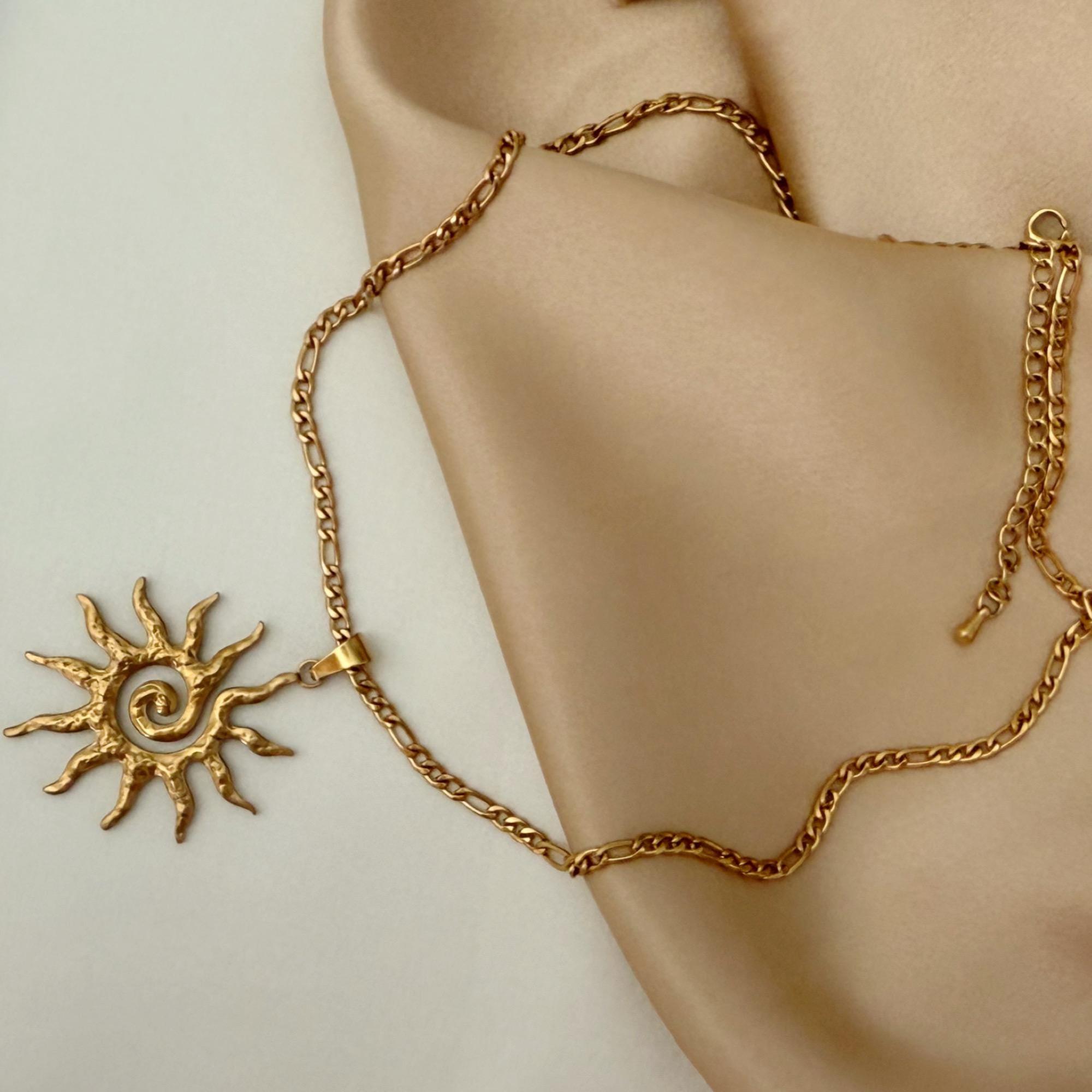 SUN NECKLACE – CUSTOMIZABLE CELESTIAL JEWELRY，Waterproof, Hypoallergenic