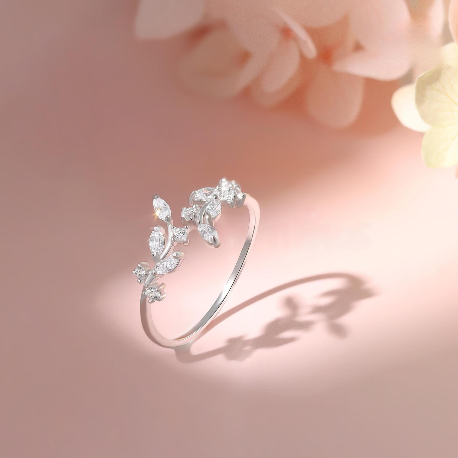 Adjustable Leaf Ring – Minimalist, Dainty & Elegant Stackable Ring for Her