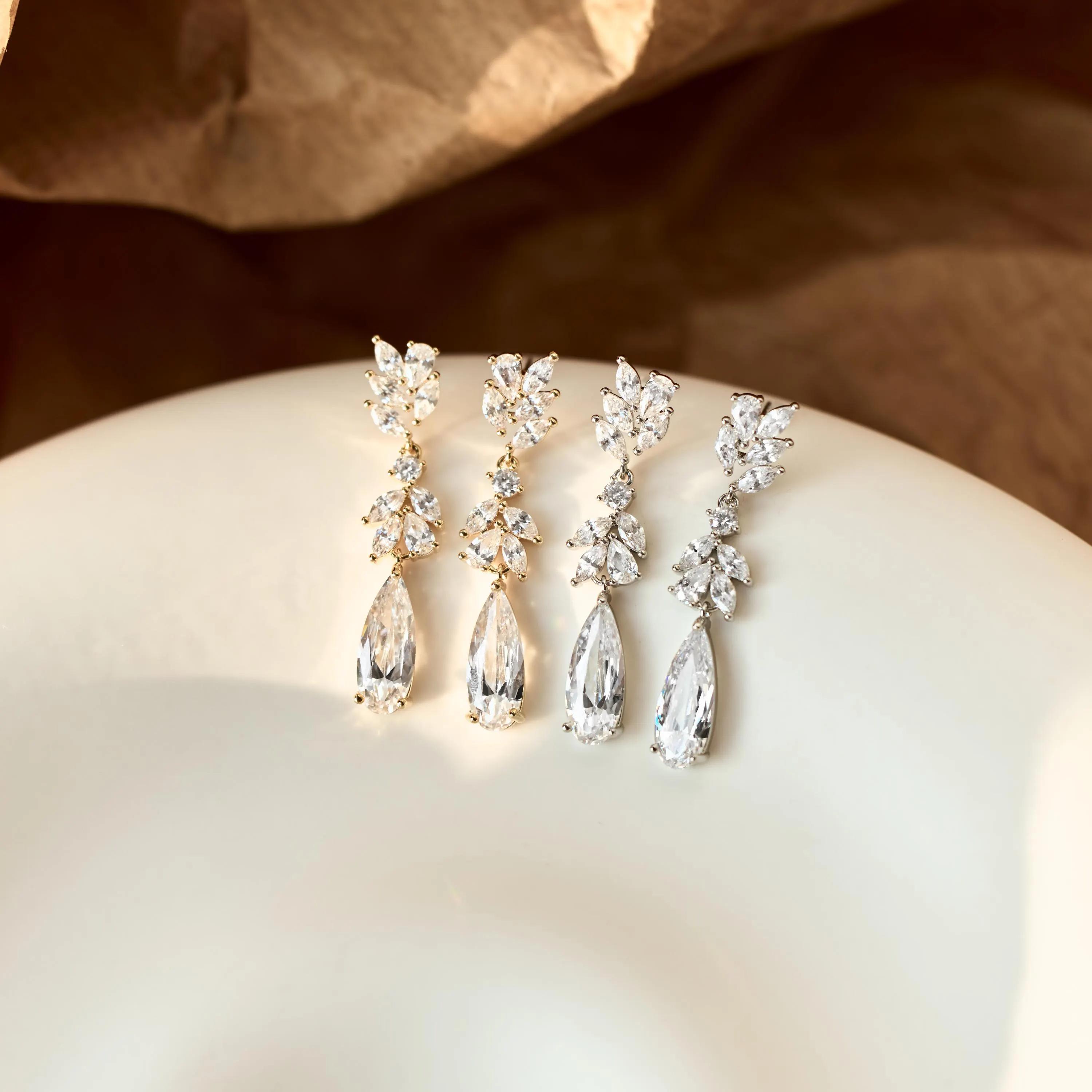 CRYSTAL DROP TEARDROP EARRINGS – VIRAL BRIDAL JEWELRY& BRIDESMAID GIFTS​