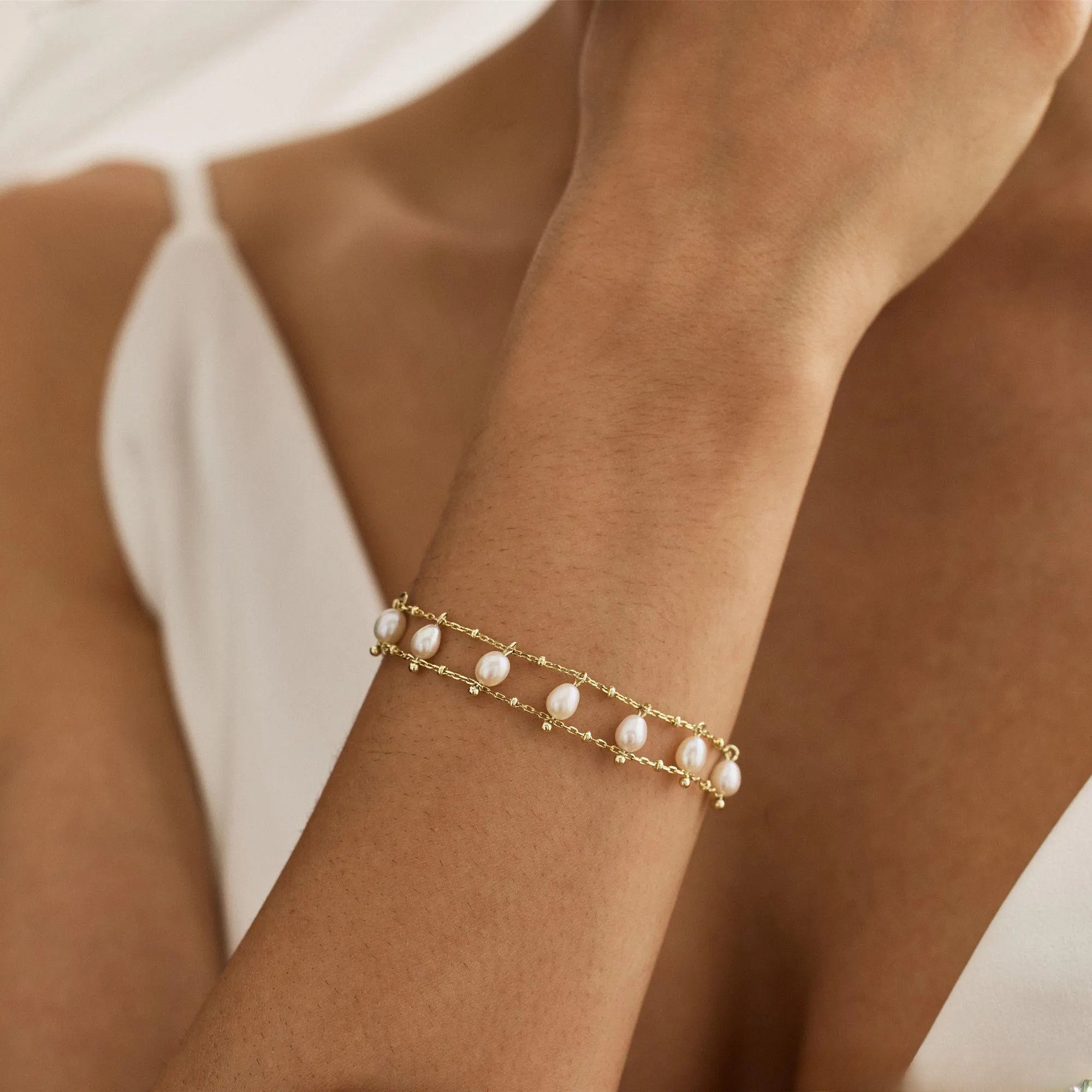 ​​MINIMALIST FRESHWATER PEARL BRACELET – HYPOALLERGENIC BRIDAL & EVERYDAY ELEGANCE​