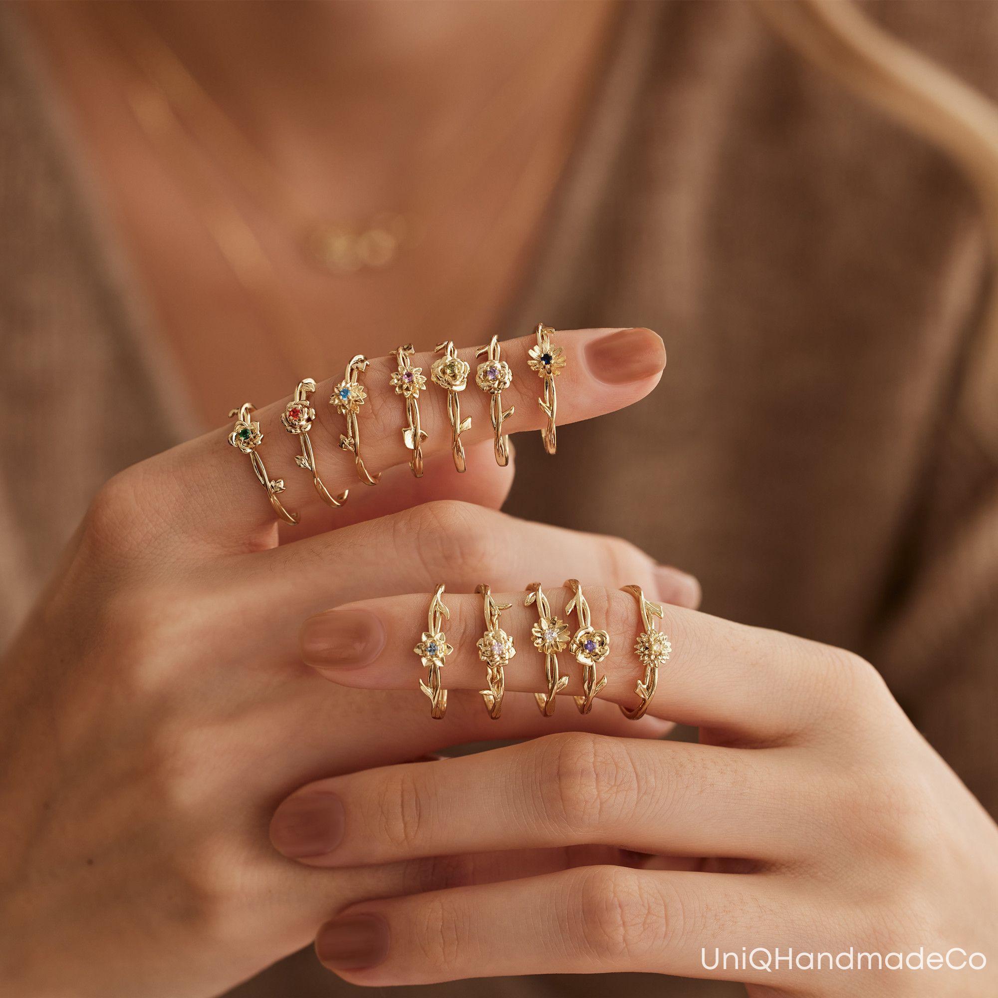 Personalized Adjustable Birth Flower Ring – A Touch of Meaningful Elegance