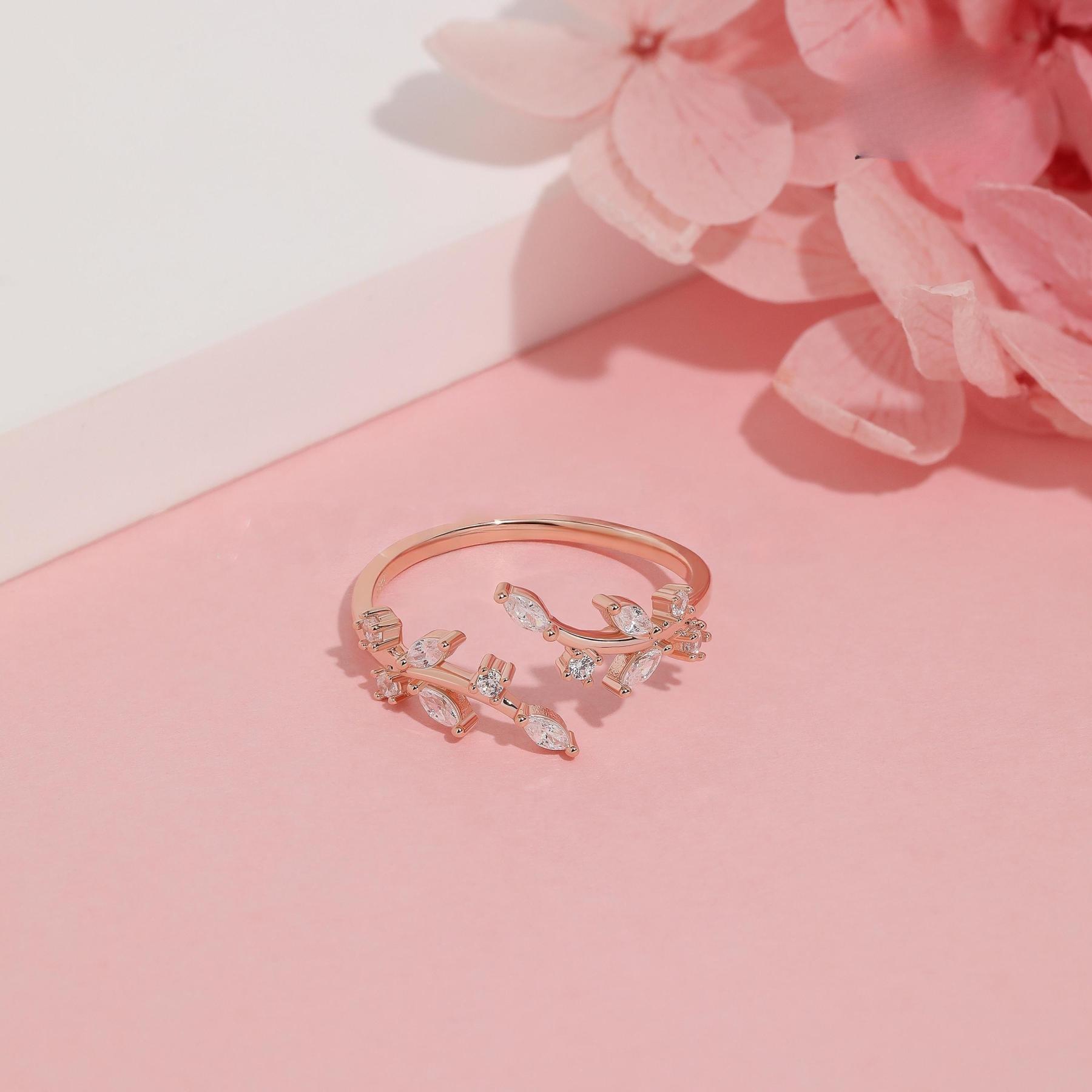 Adjustable Leaf Ring – Minimalist, Dainty & Elegant Stackable Ring for Her