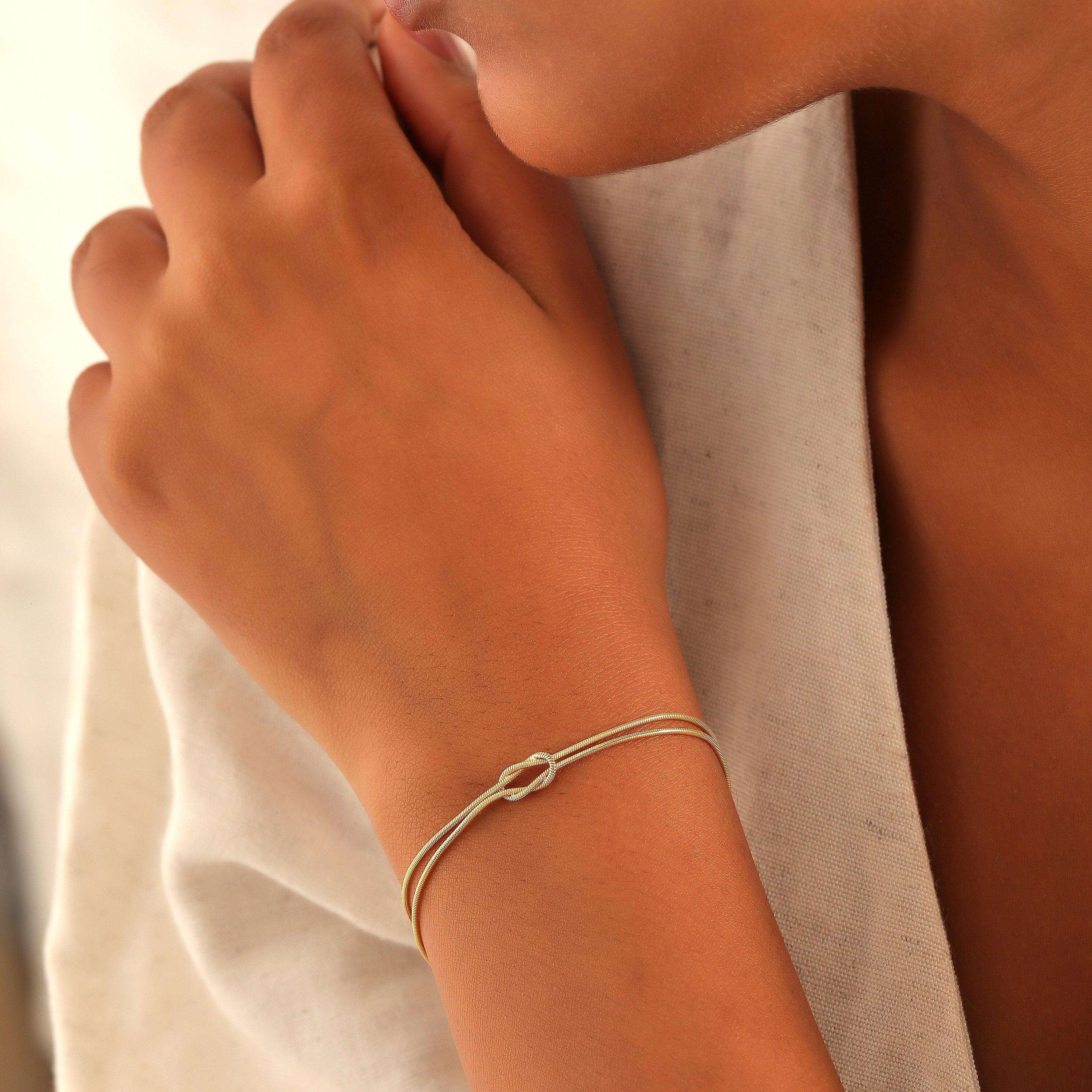 Dainty Love Knot Couples Bracelet – A Timeless Expression of Affection