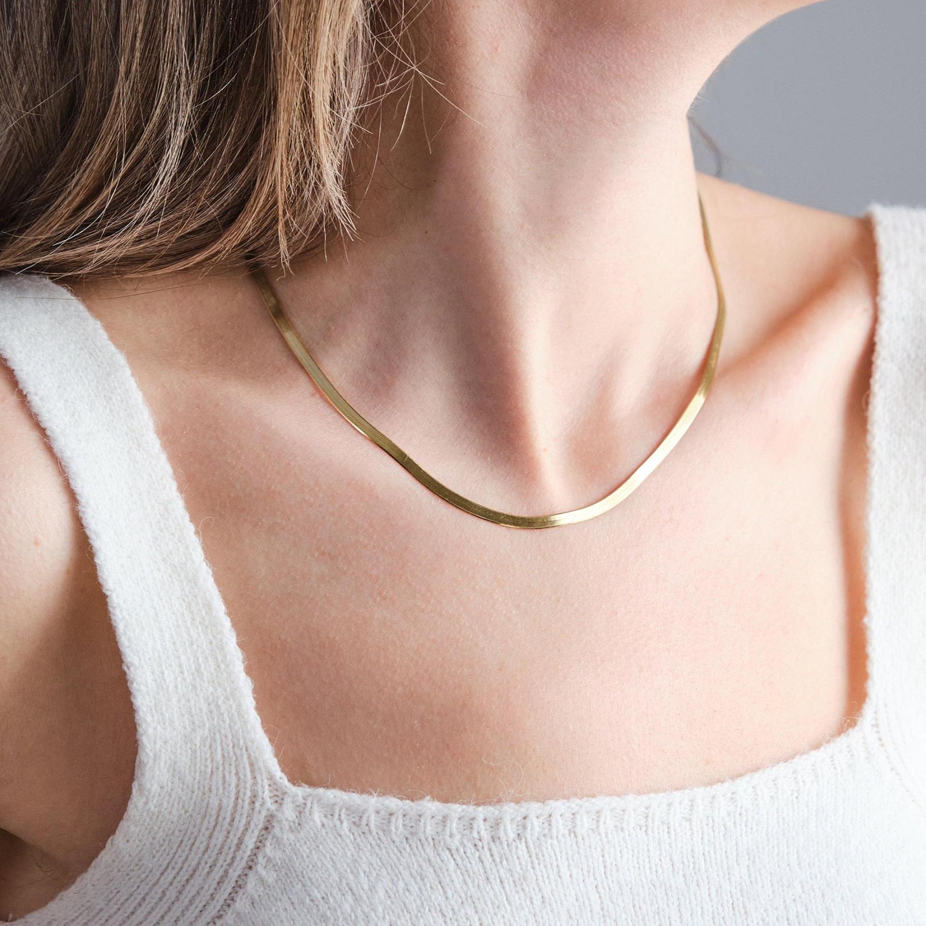 SIYAMI Herringbone Chain Necklace
