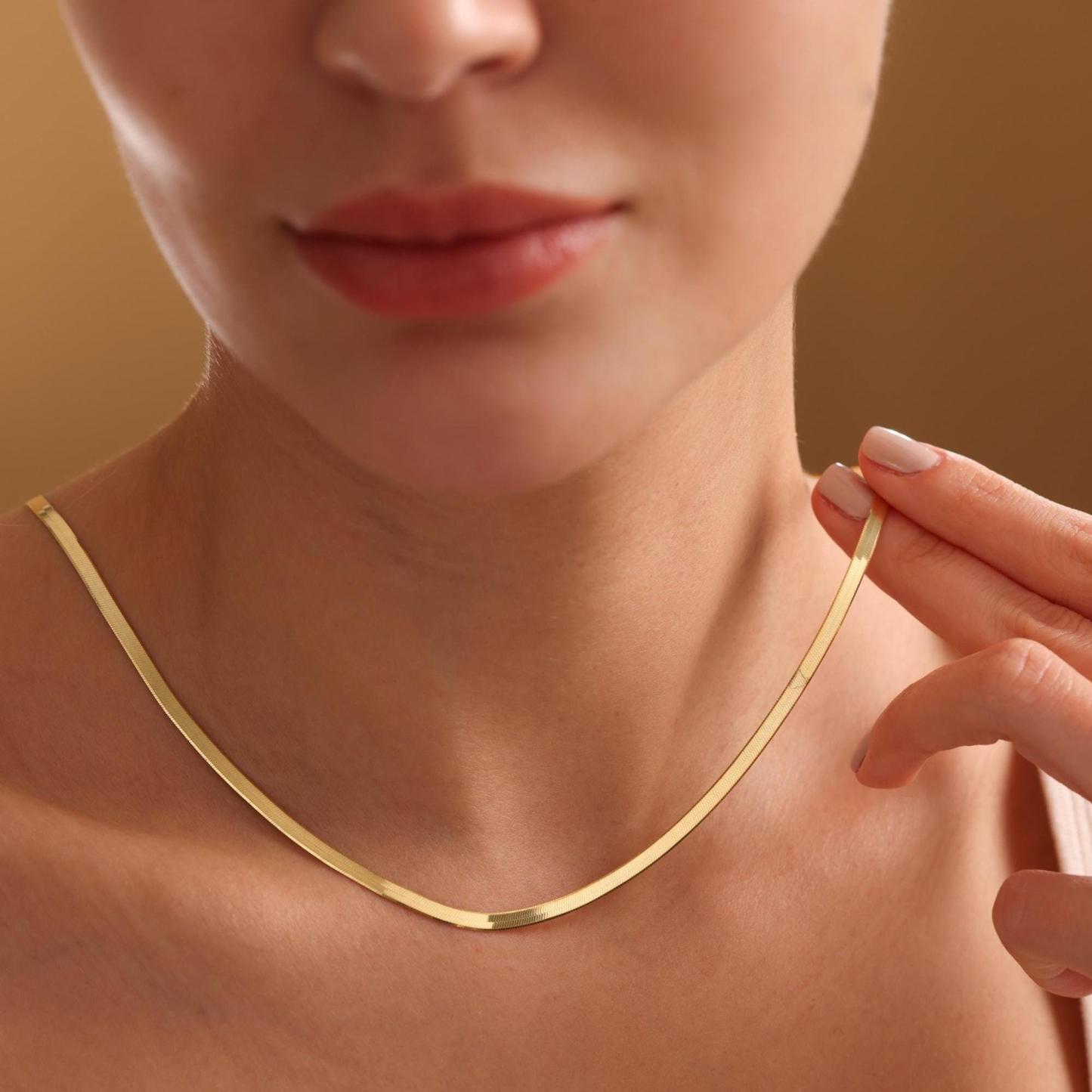 SIYAMI Herringbone Chain Necklace