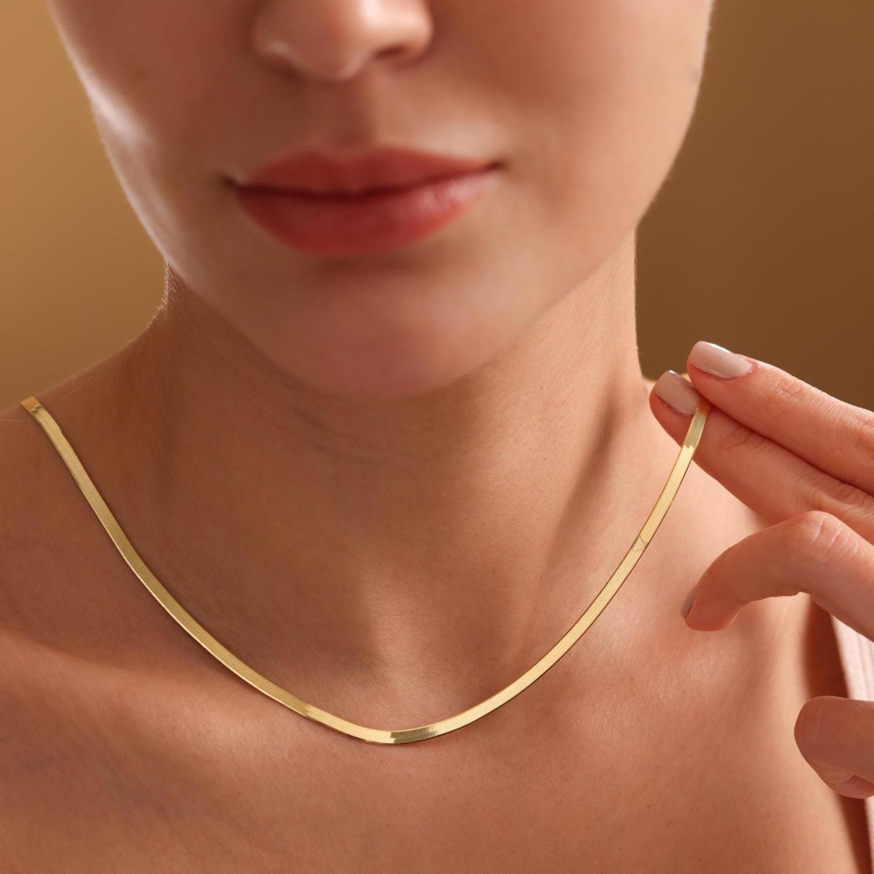 SIYAMI Herringbone Chain Necklace